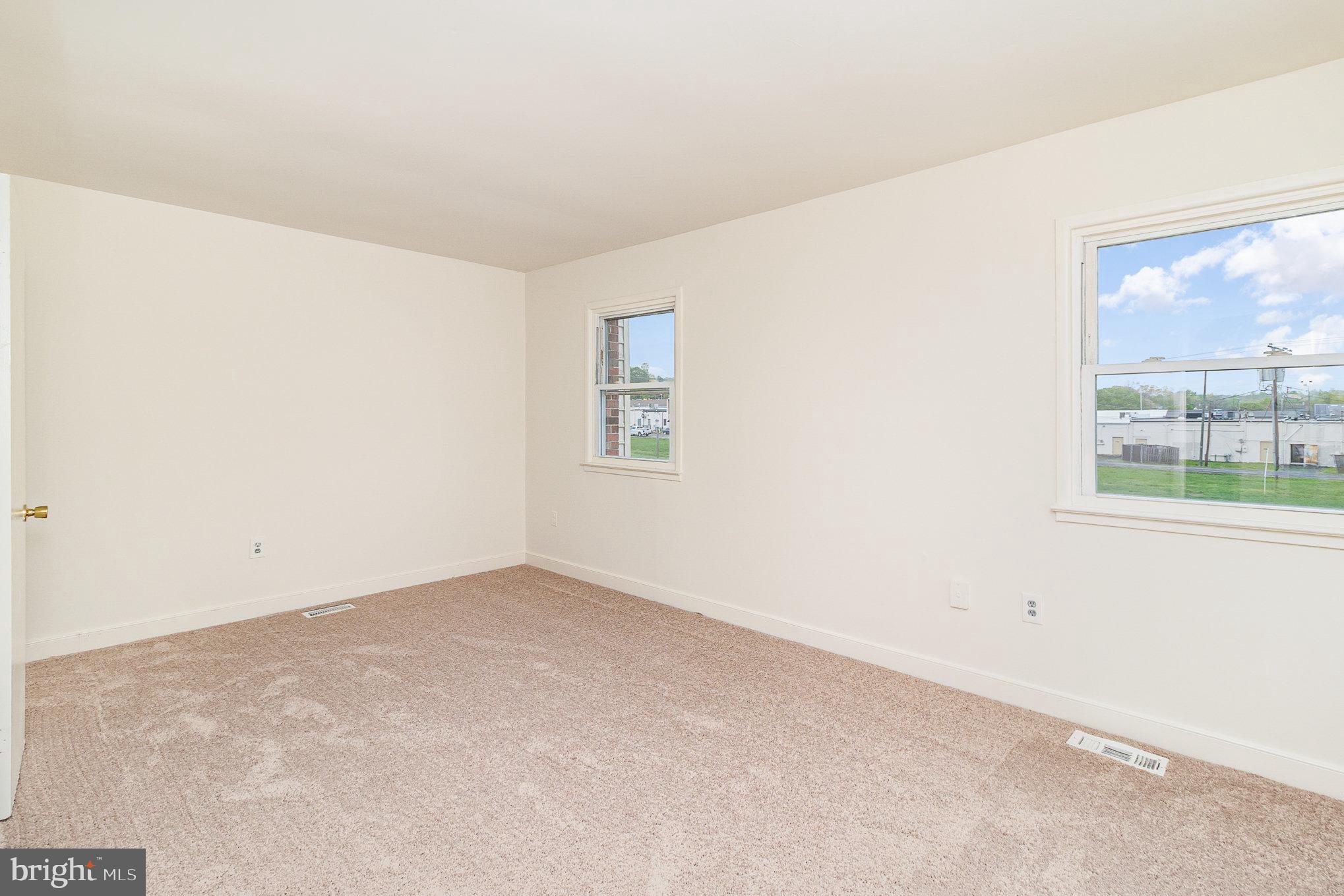 WILLIAMSTOWN - Residential