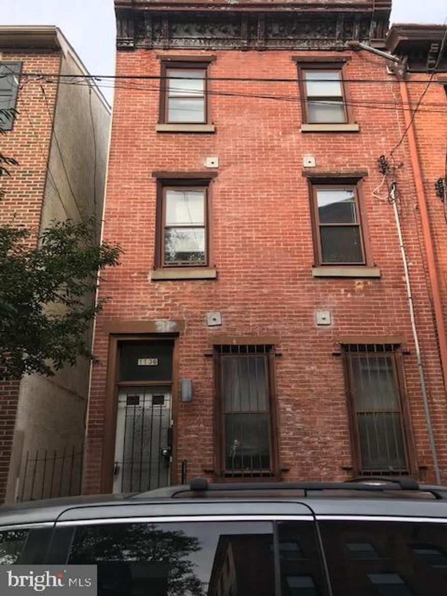 Two bi-level two bedroom units in Northern liberties.
BEING SOLD AS A TENANT OCCUPIED PROPERTY
Unit A Lease ends  2/28/26  Rented for $1300  month.

Unit B Lease ends  11/30/25 . Rented for $1400