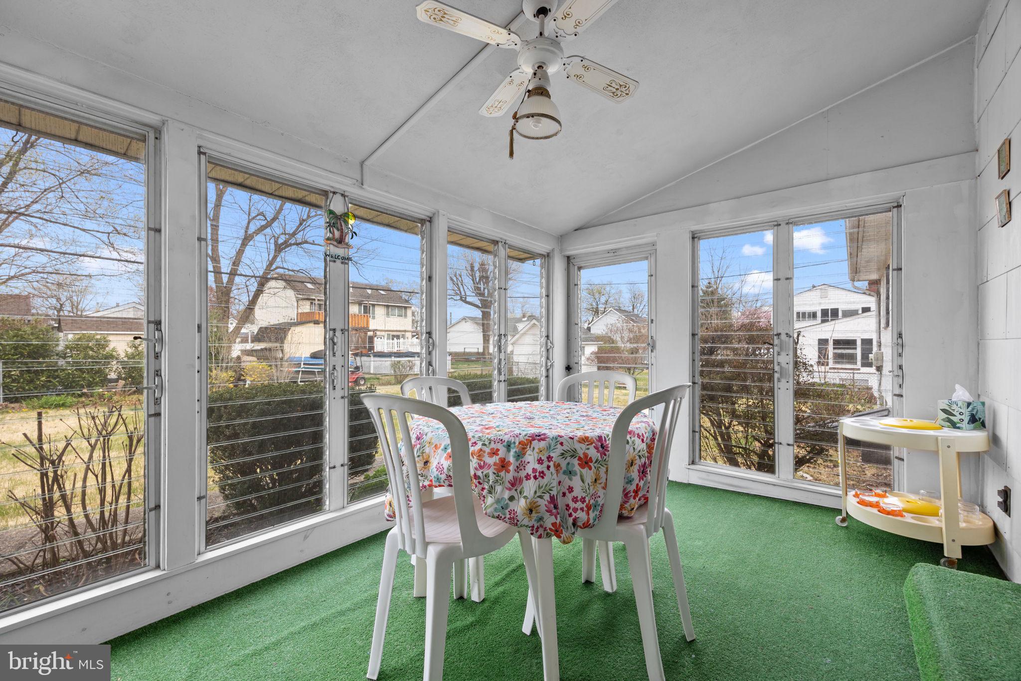 ECHO BEACH - Residential