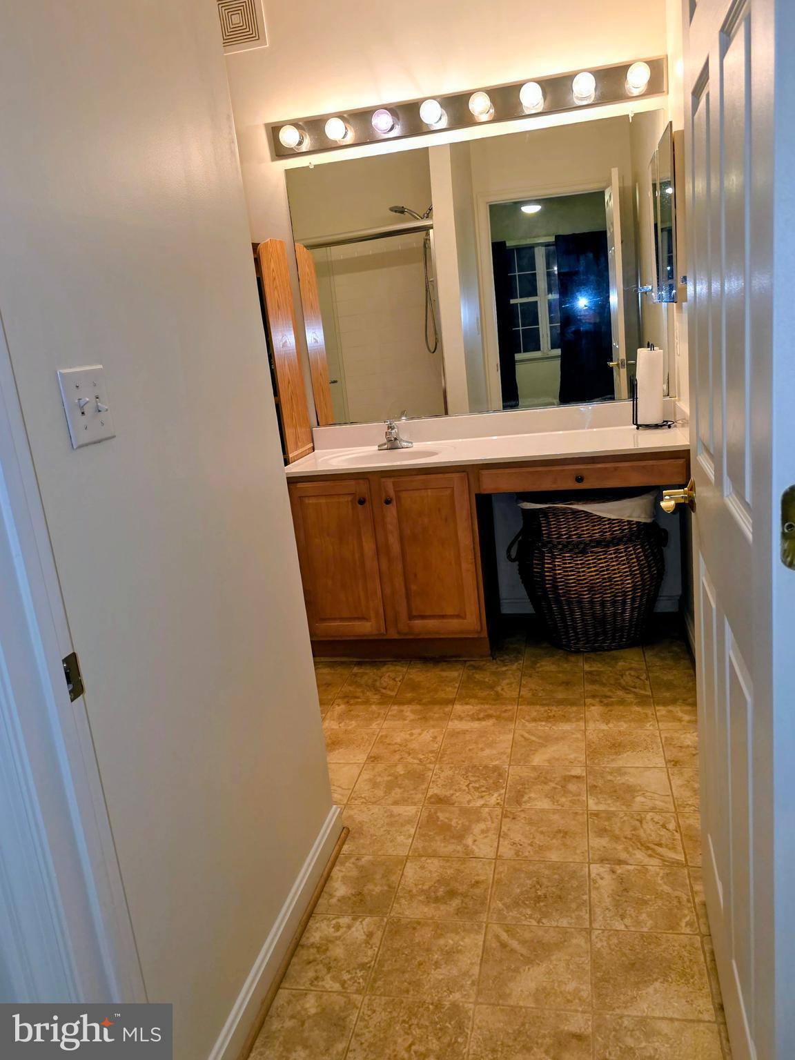 CAMERON GROVE - Residential