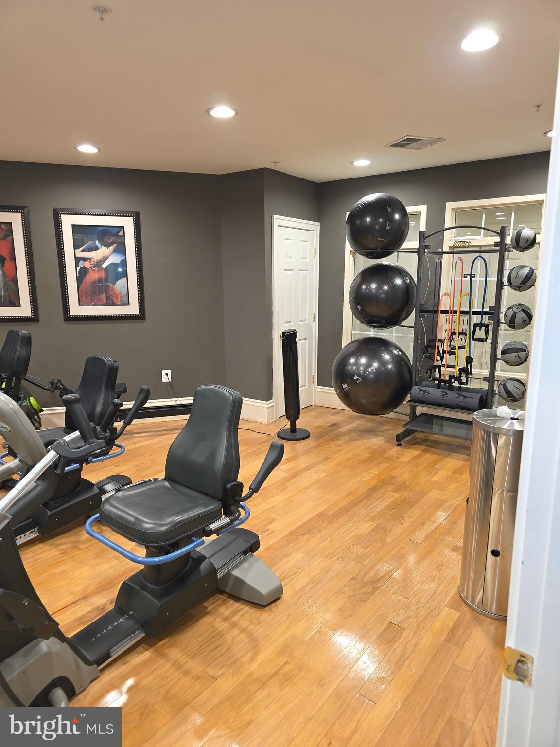 CAMERON GROVE - Residential