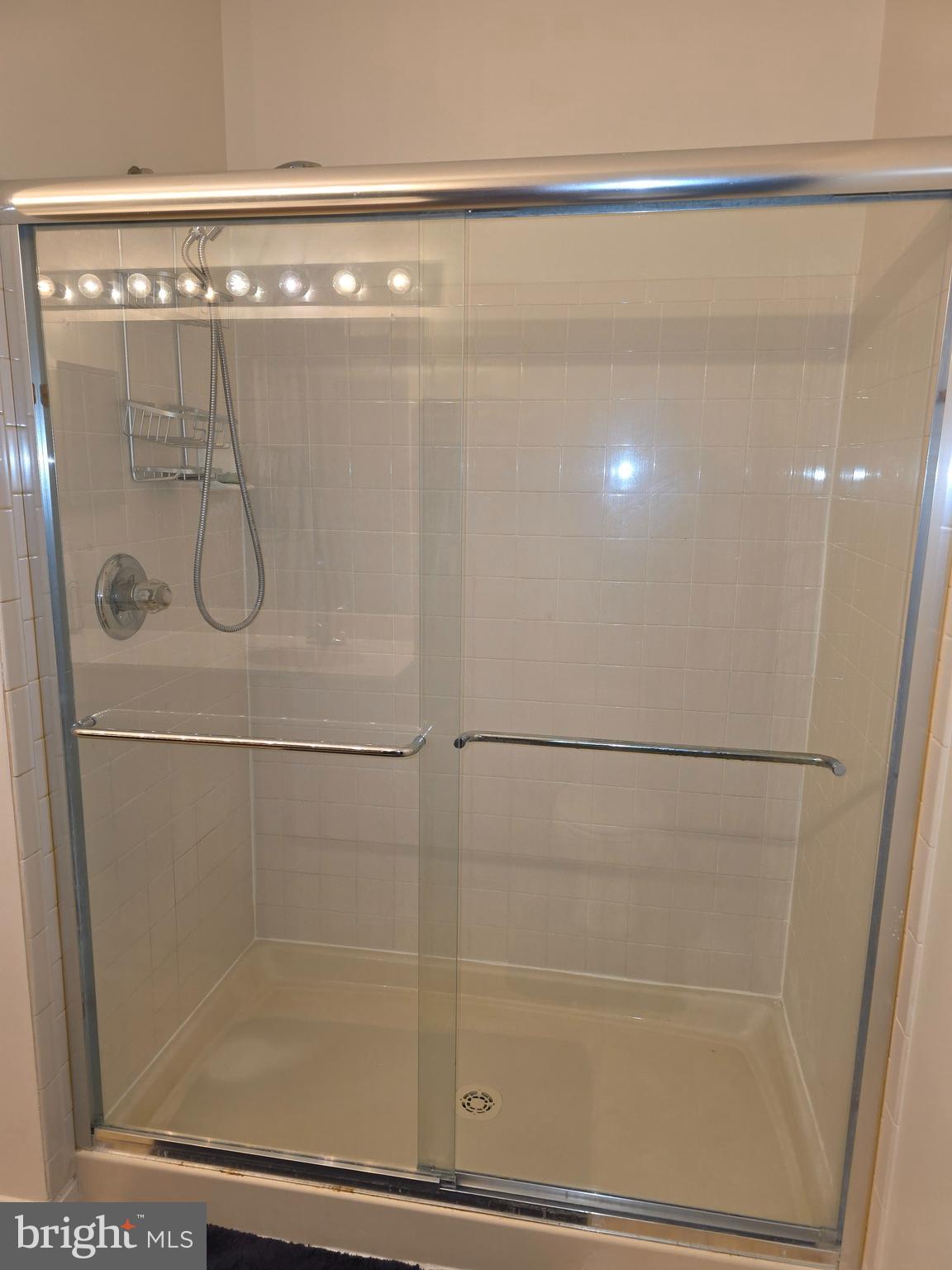 CAMERON GROVE - Residential