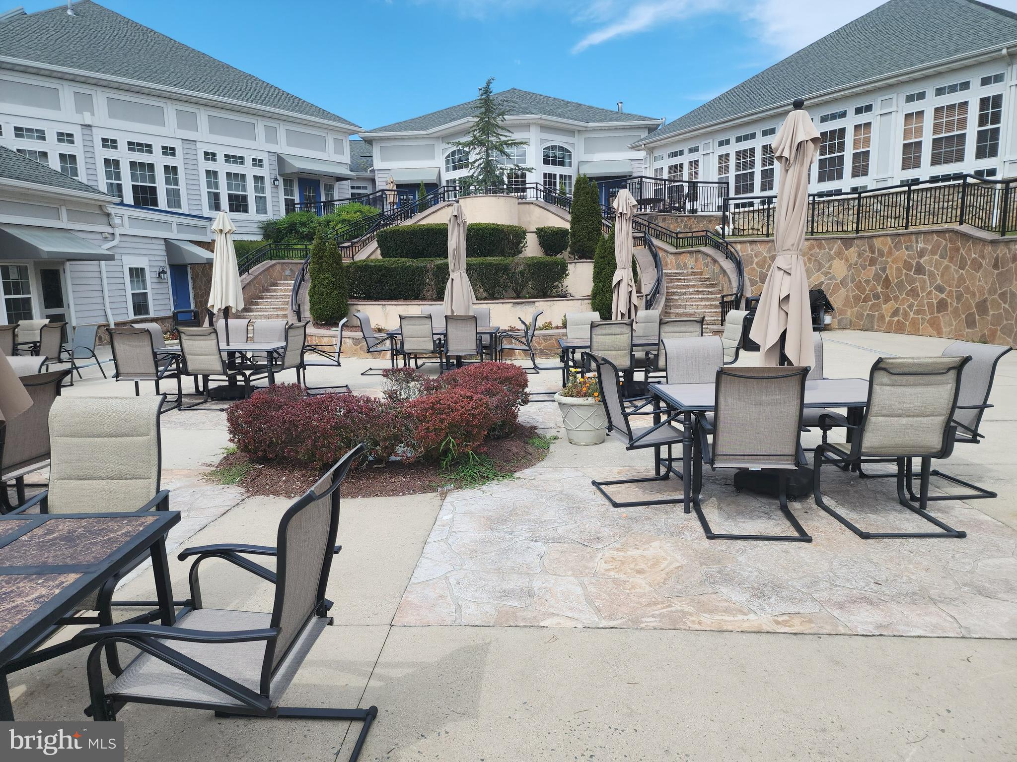 CAMERON GROVE - Residential