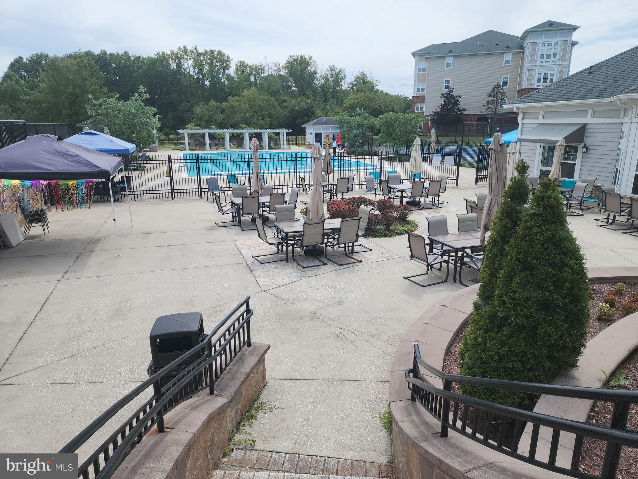 CAMERON GROVE - Residential