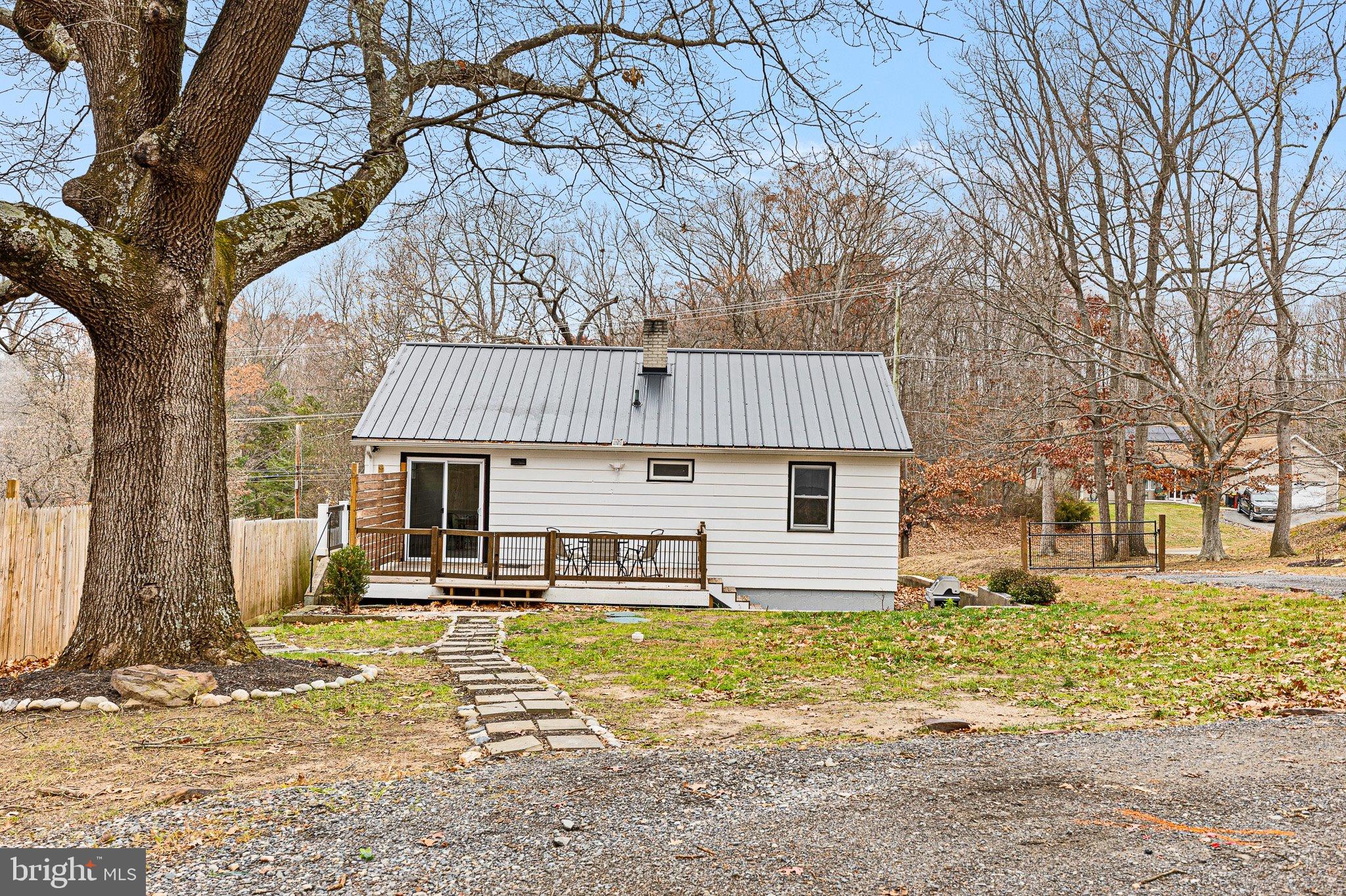 692 E OLD PHILADELPHIA ROAD