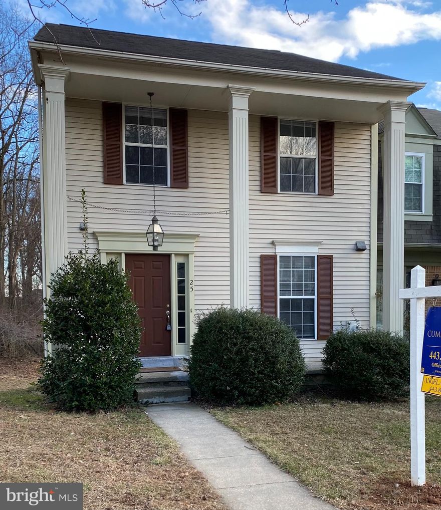 End of Group home backing to woods! Eat-in kit with stainless appliances. House has been freshly painted & upgraded! Open bright lay out, large rear deck, family room with wood burning fireplace on lower level, Large main suite with private bath. Basement has rough in for additional bath. Convenient location. Ready for new owners!