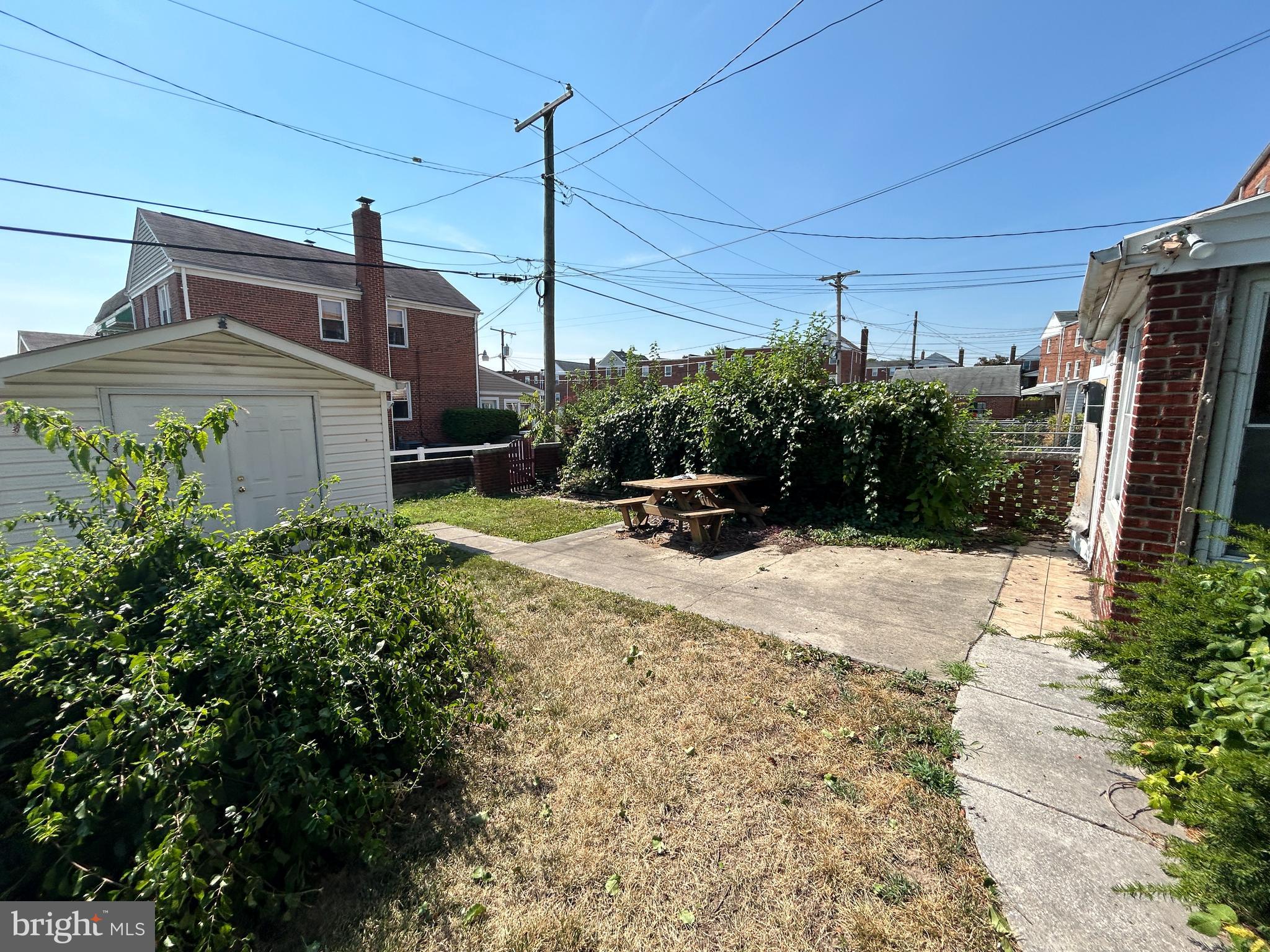 1813 DUNMERE ROAD