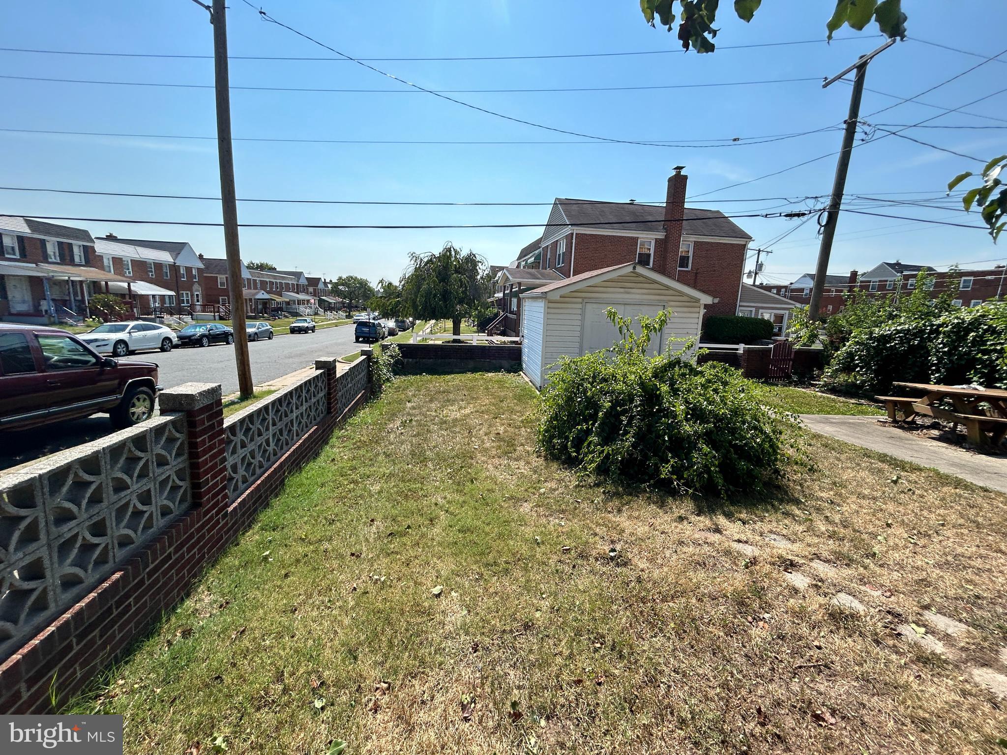 1813 DUNMERE ROAD