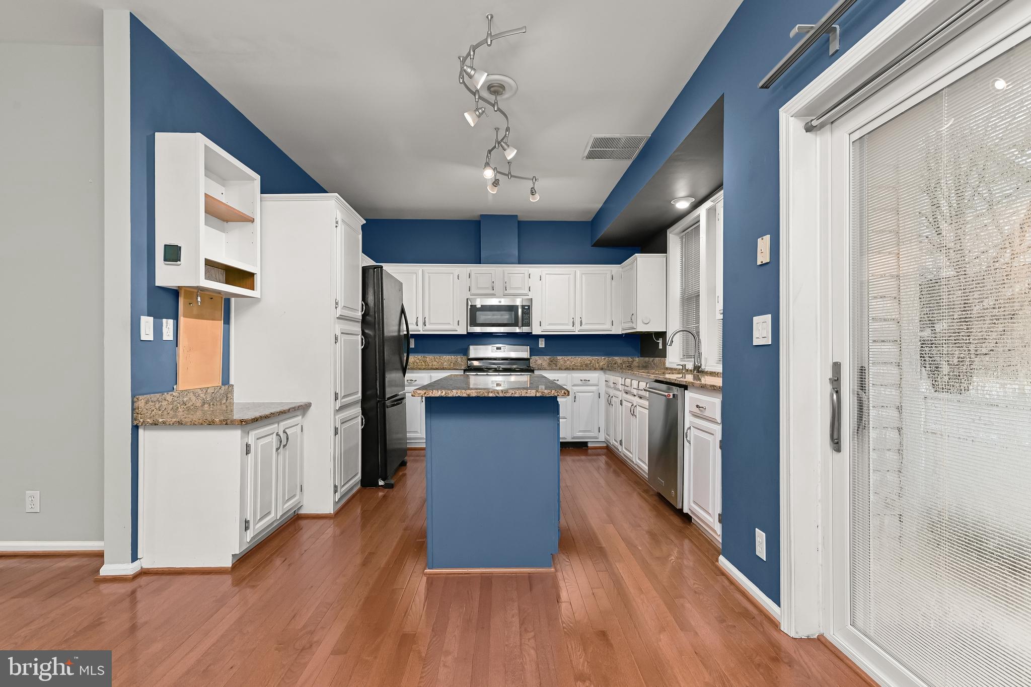 NEW COLONY VILLAGE - Residential