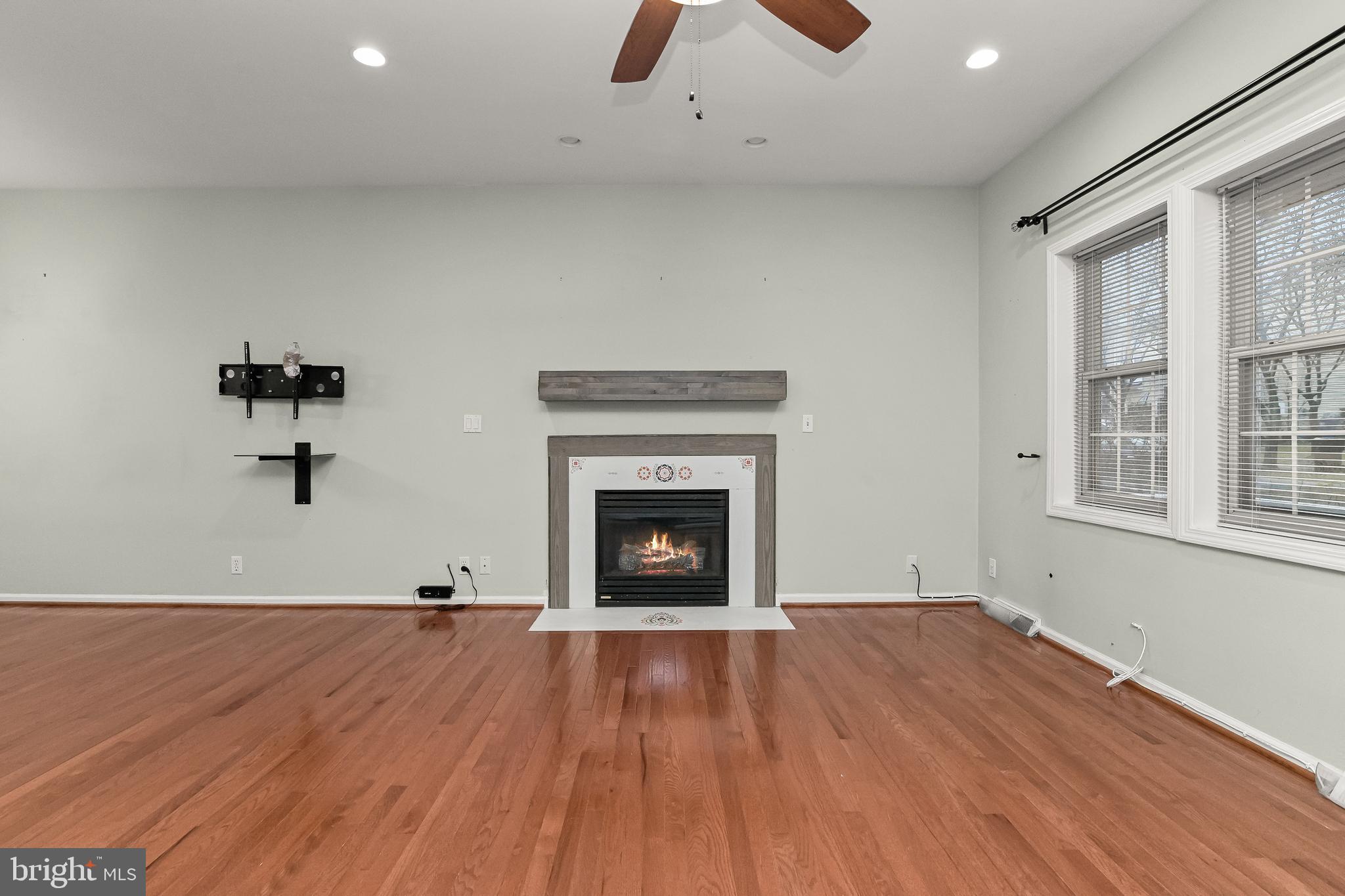 NEW COLONY VILLAGE - Residential