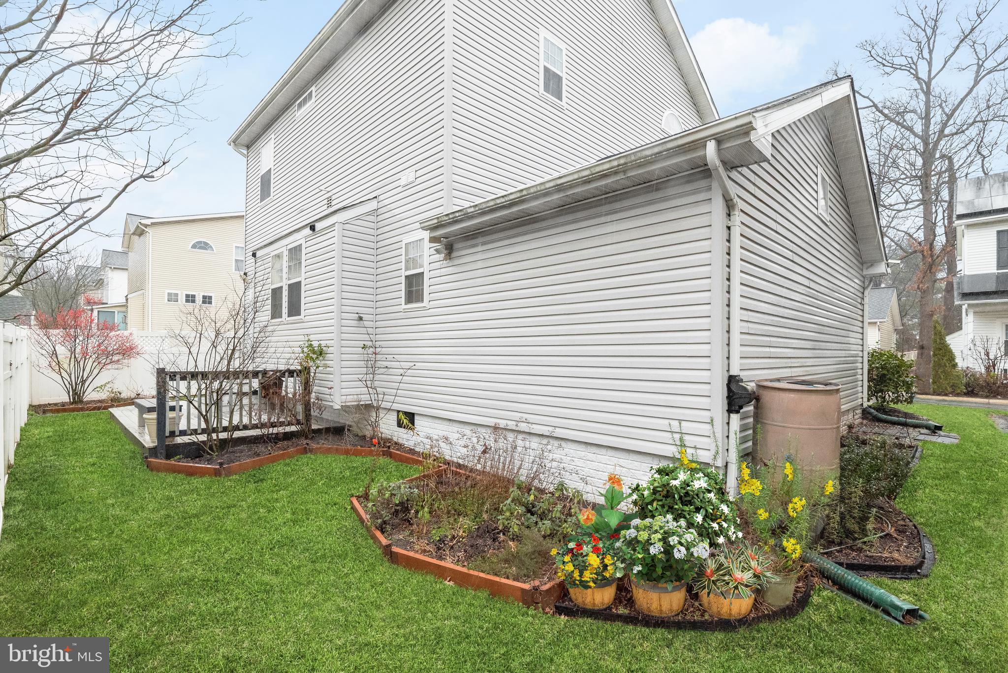 NEW COLONY VILLAGE - Residential