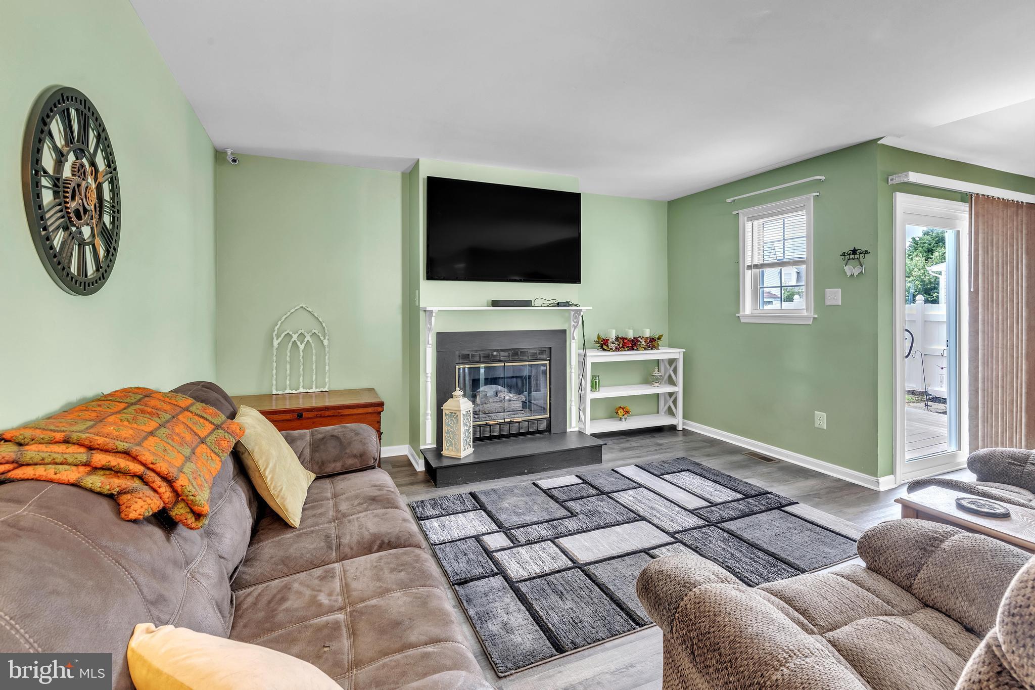 5 PATRICIA CIRCLE