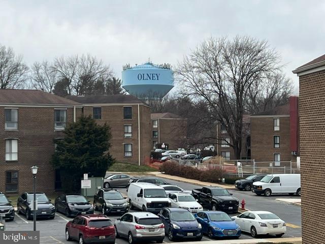 CAMELBACK VILLAGE - Residential