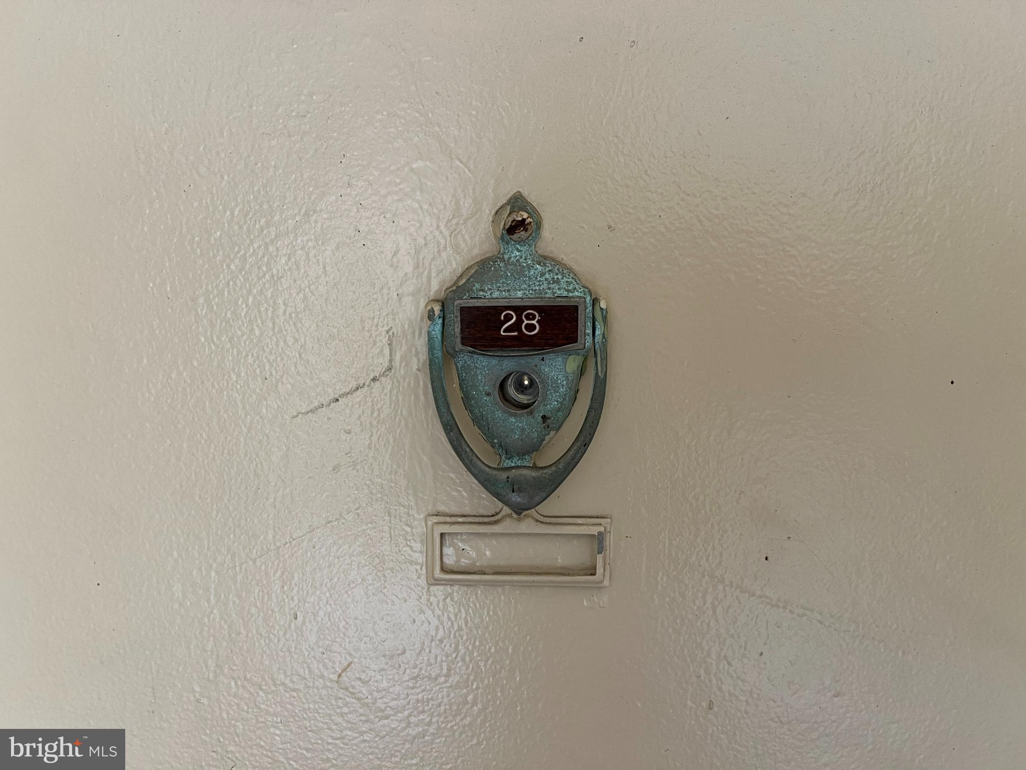 CAMELBACK VILLAGE - Residential