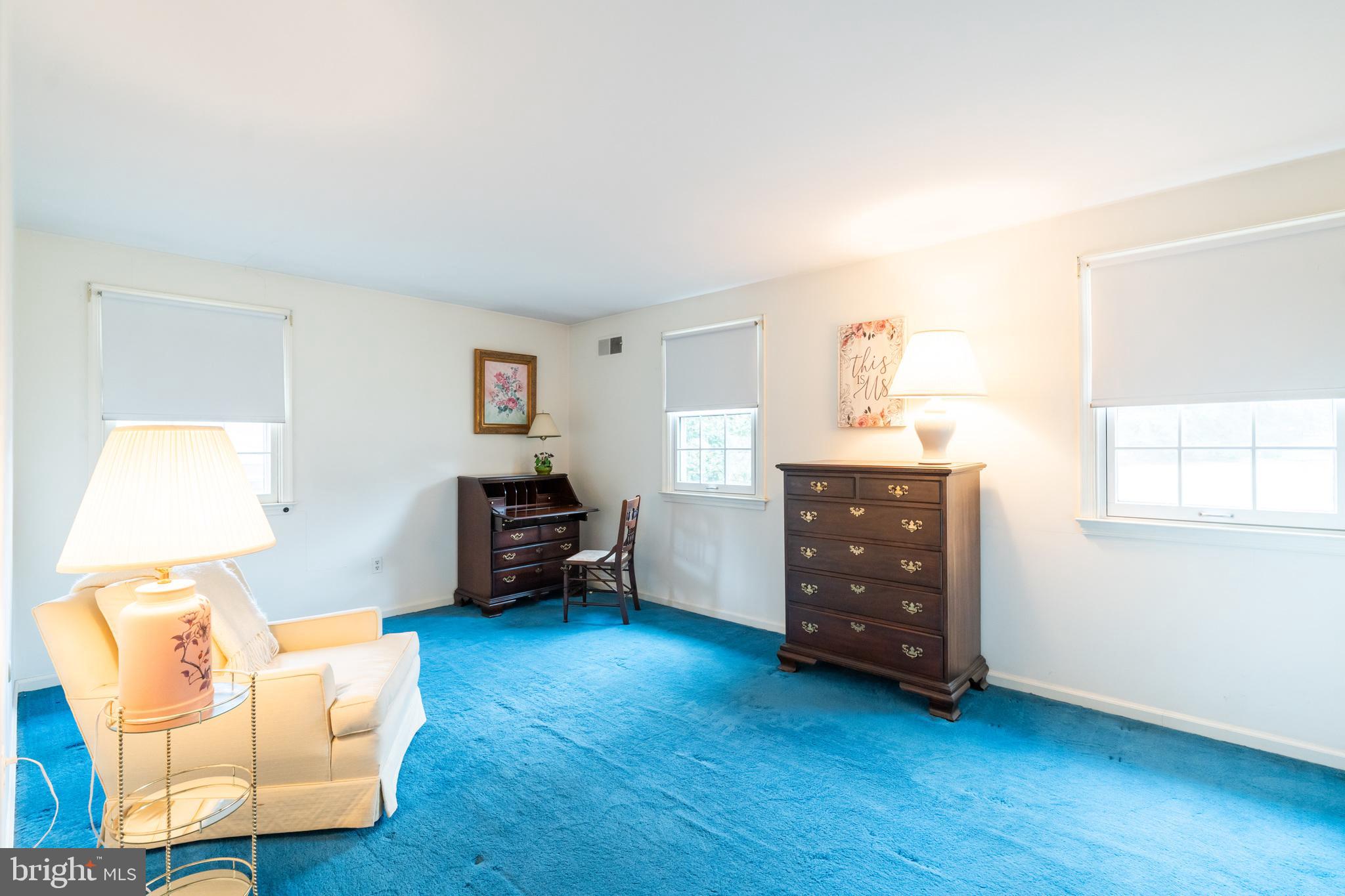 NEWTOWN SQ - Residential