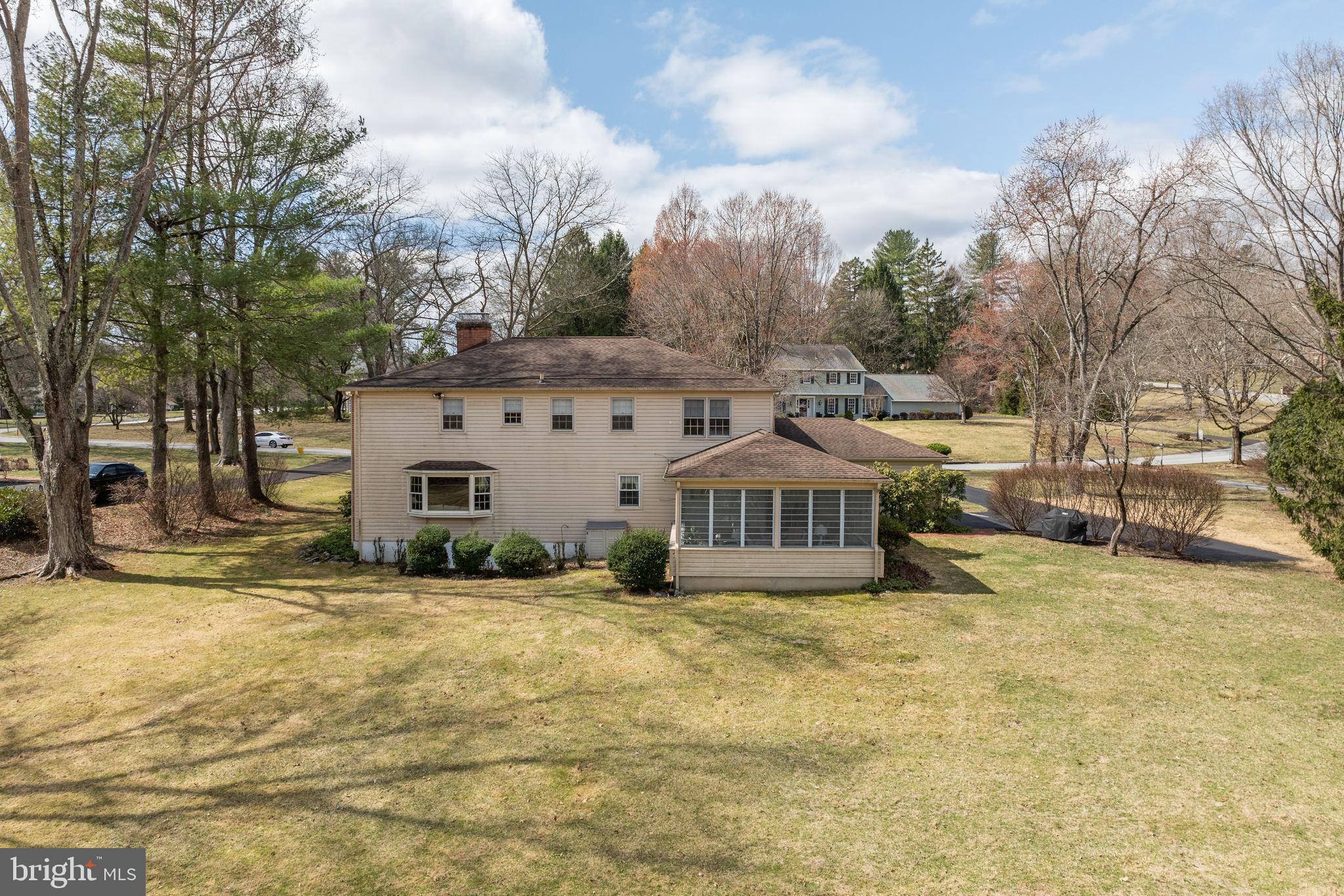 NEWTOWN SQ - Residential