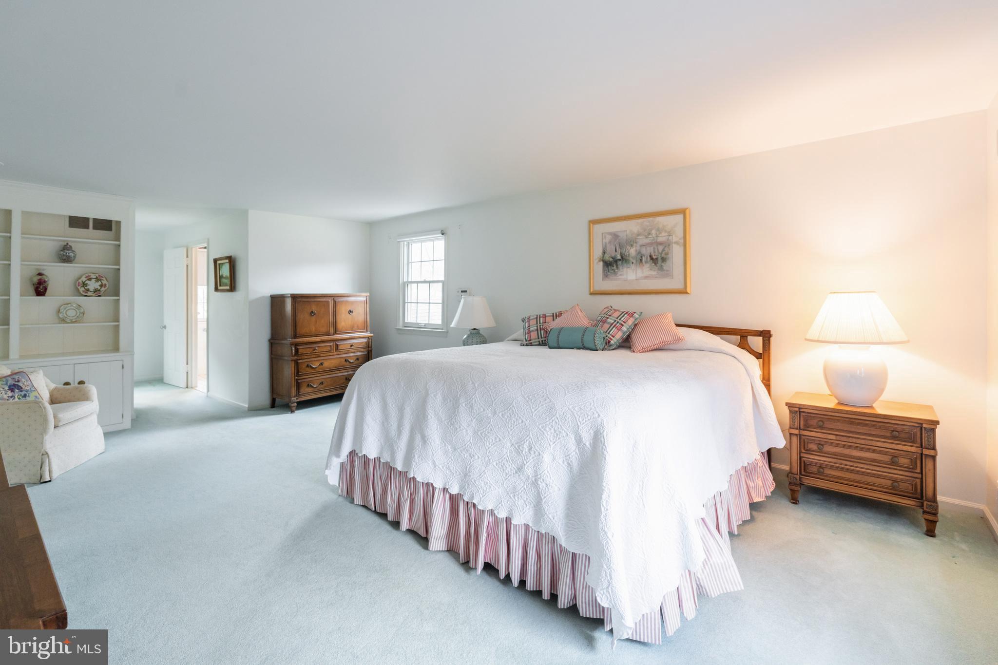 NEWTOWN SQ - Residential