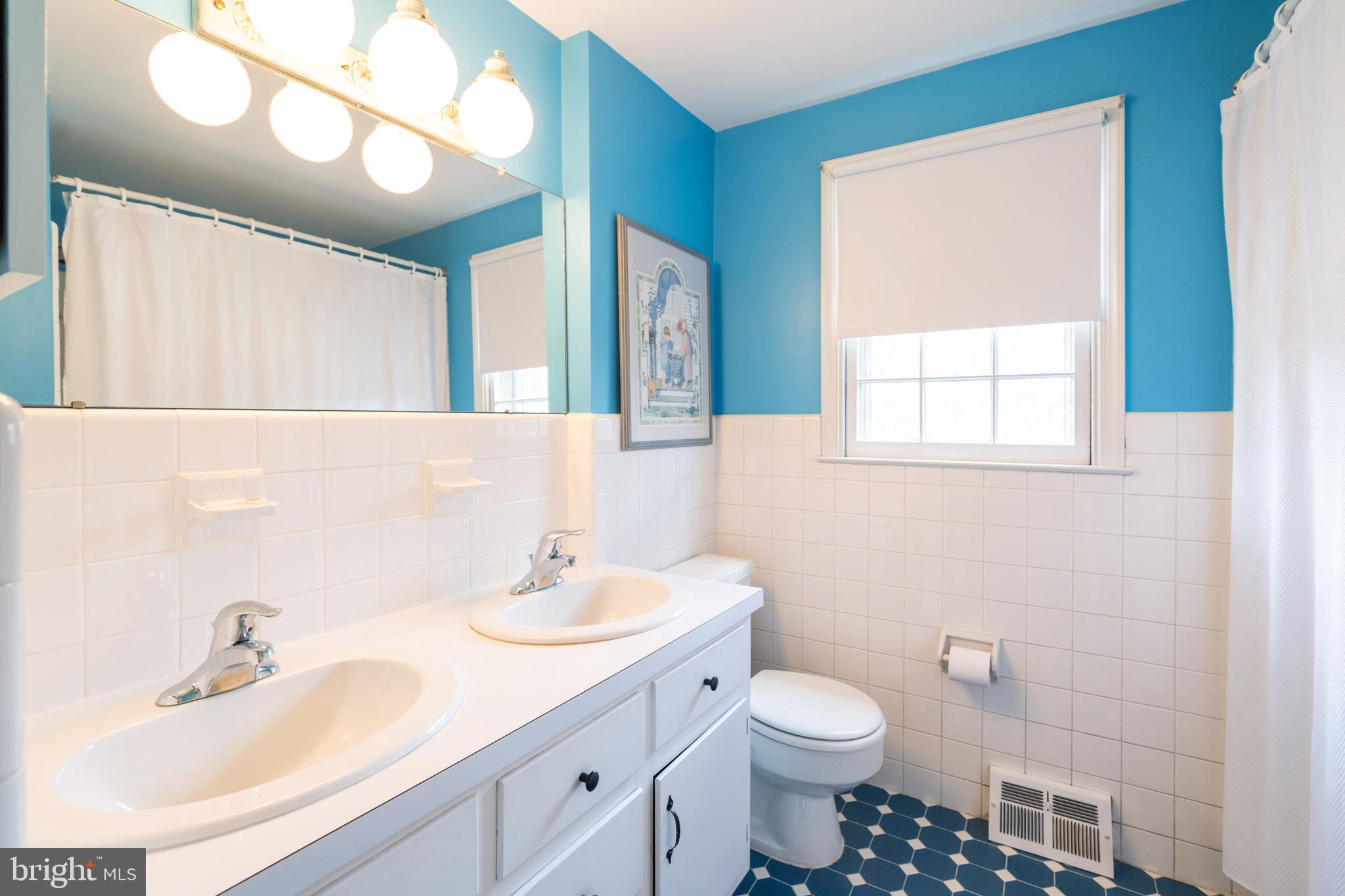 NEWTOWN SQ - Residential