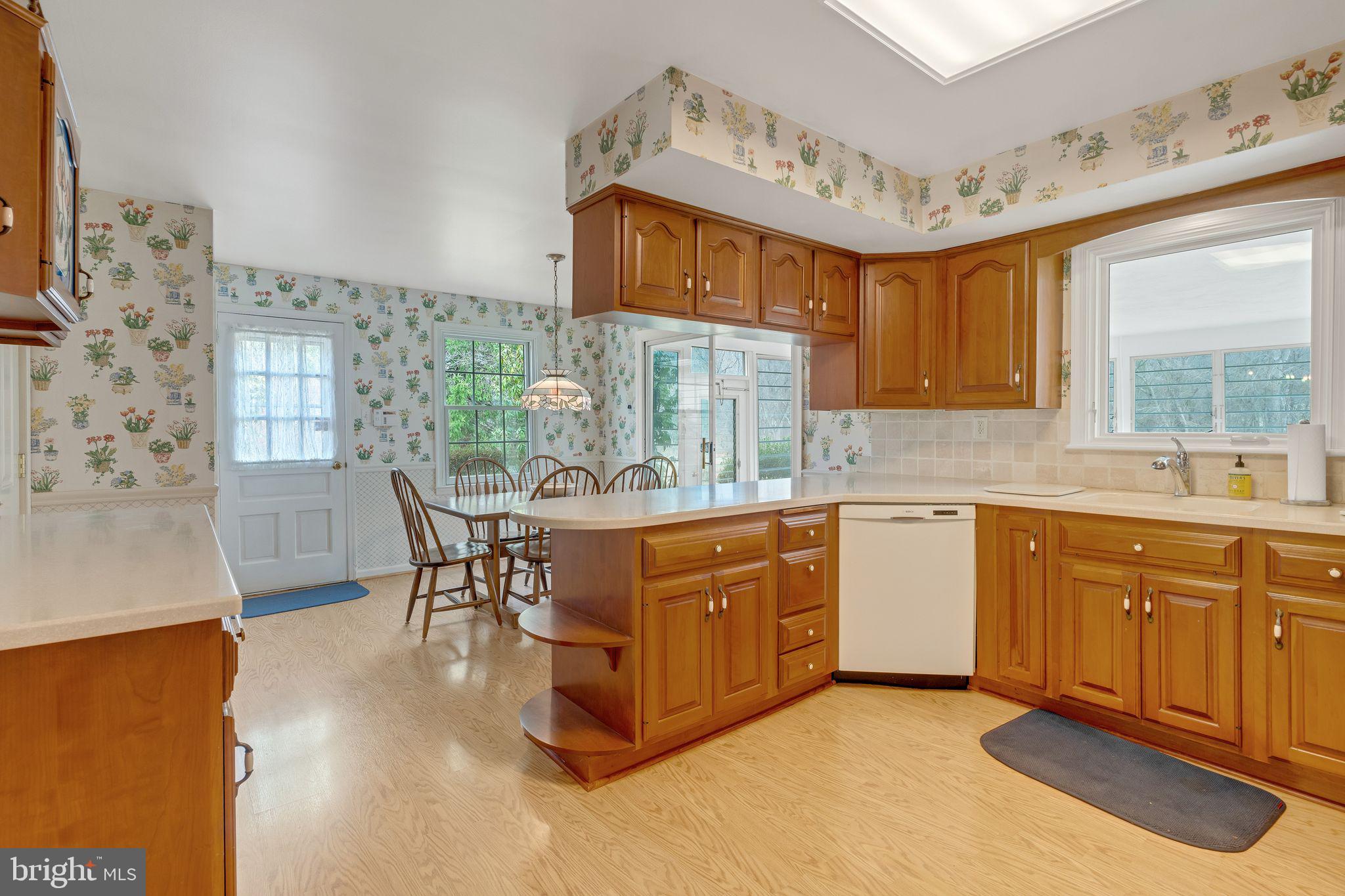 NEWTOWN SQ - Residential