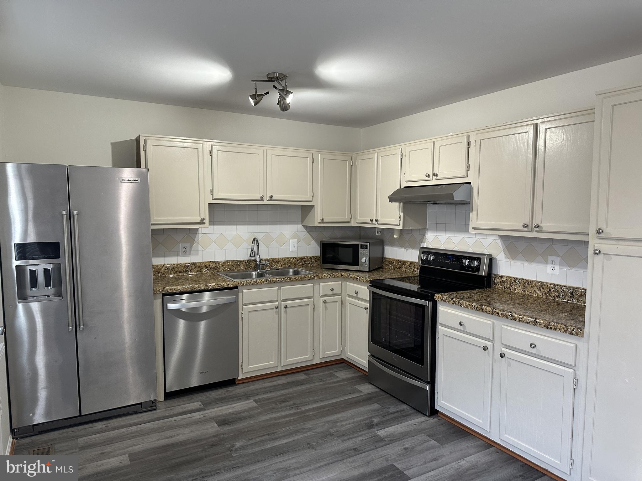 HEATHER GLEN - Residential