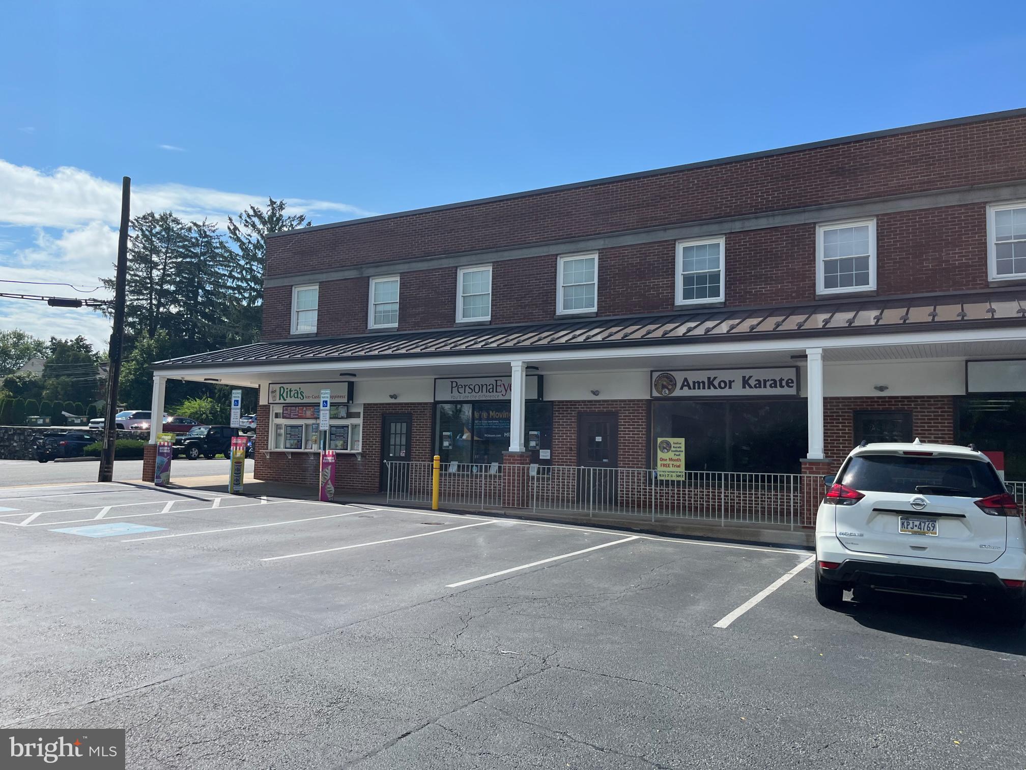 1776 E LANCASTER AVENUE RETAIL STORE 2