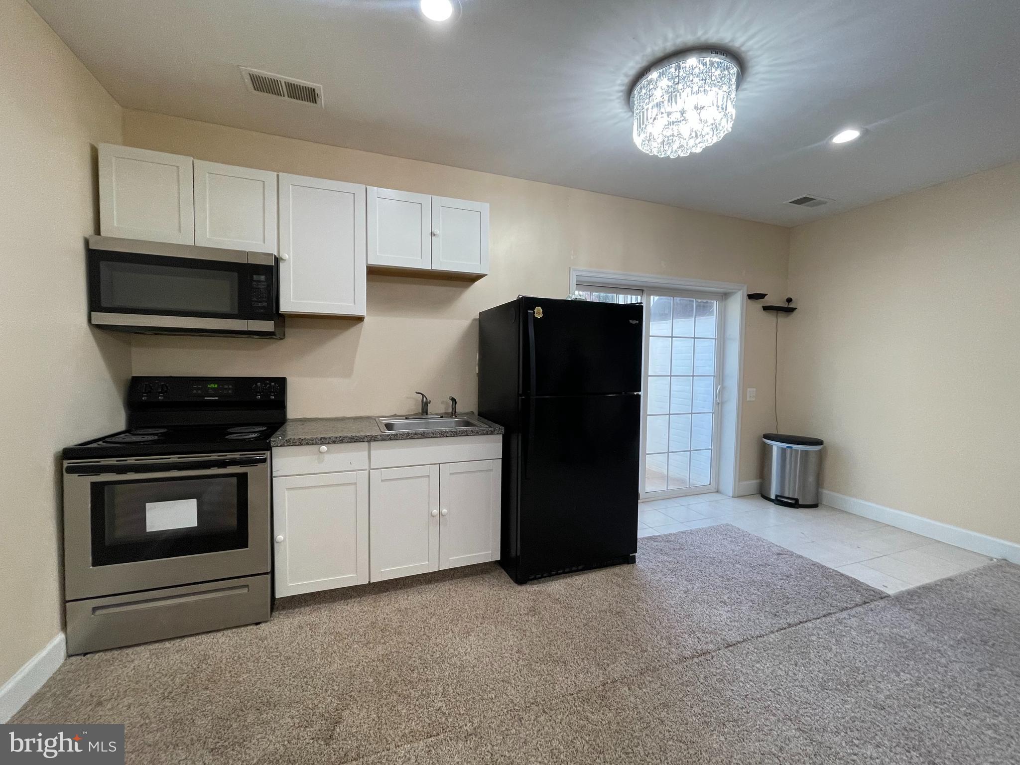 MAYFIELD TRACE - Residential Lease