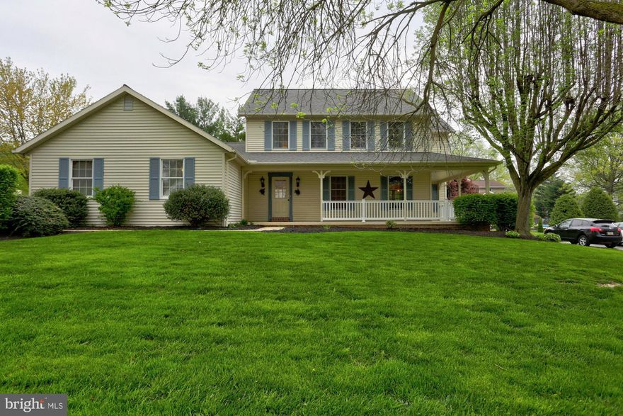 This beautiful 4BR home was built by Clyde Stumpf Builder. This home features an open floor plan, beautiful oak cabinets, and pantry. Master bedroom and master bathroom with a tub. Enjoy the wrap around porch and the back patio in the Wonderful level lot for enjoying the summer picnics . Schedule your showing today!
