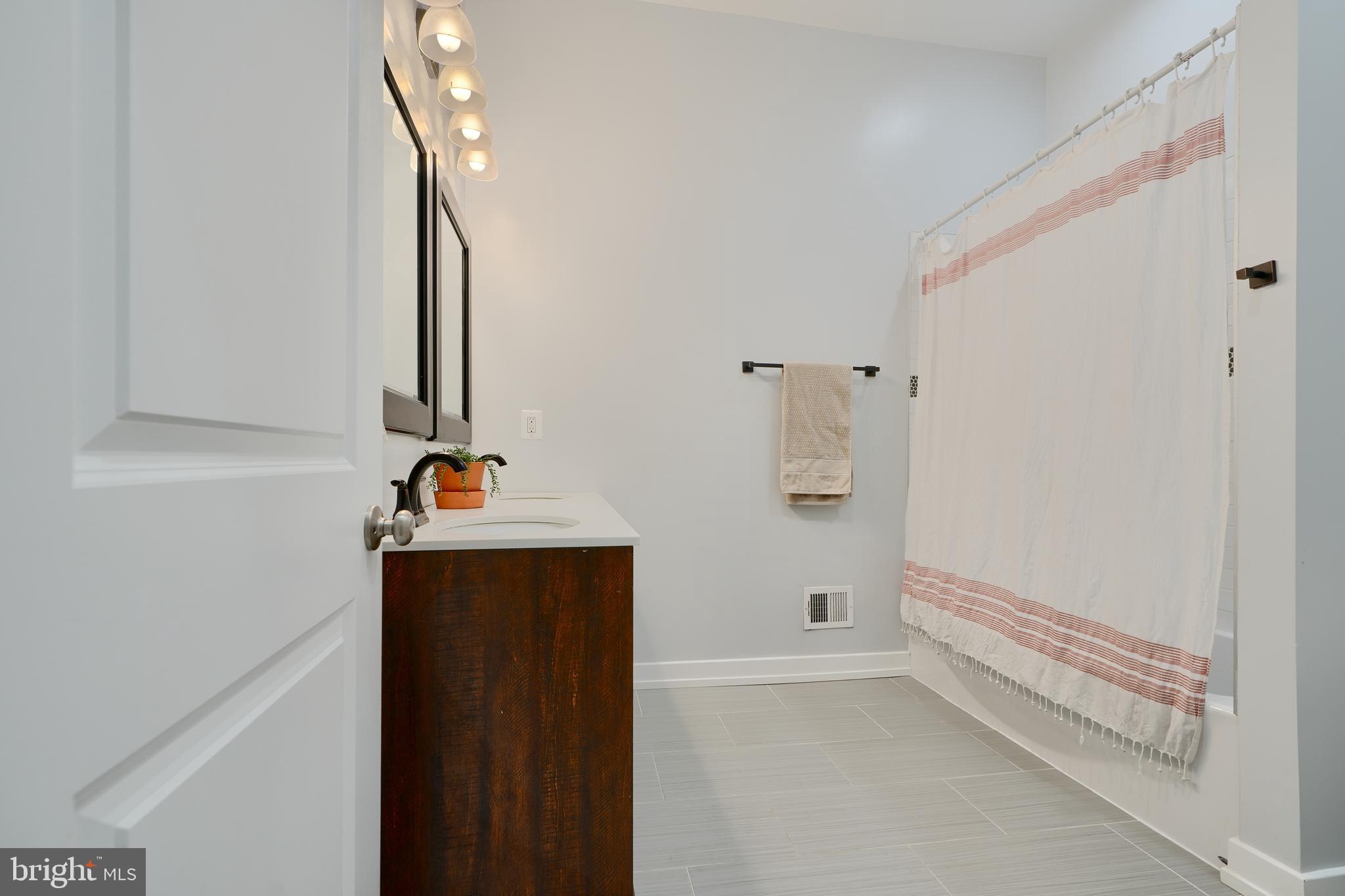 MARBLE HILL - Residential