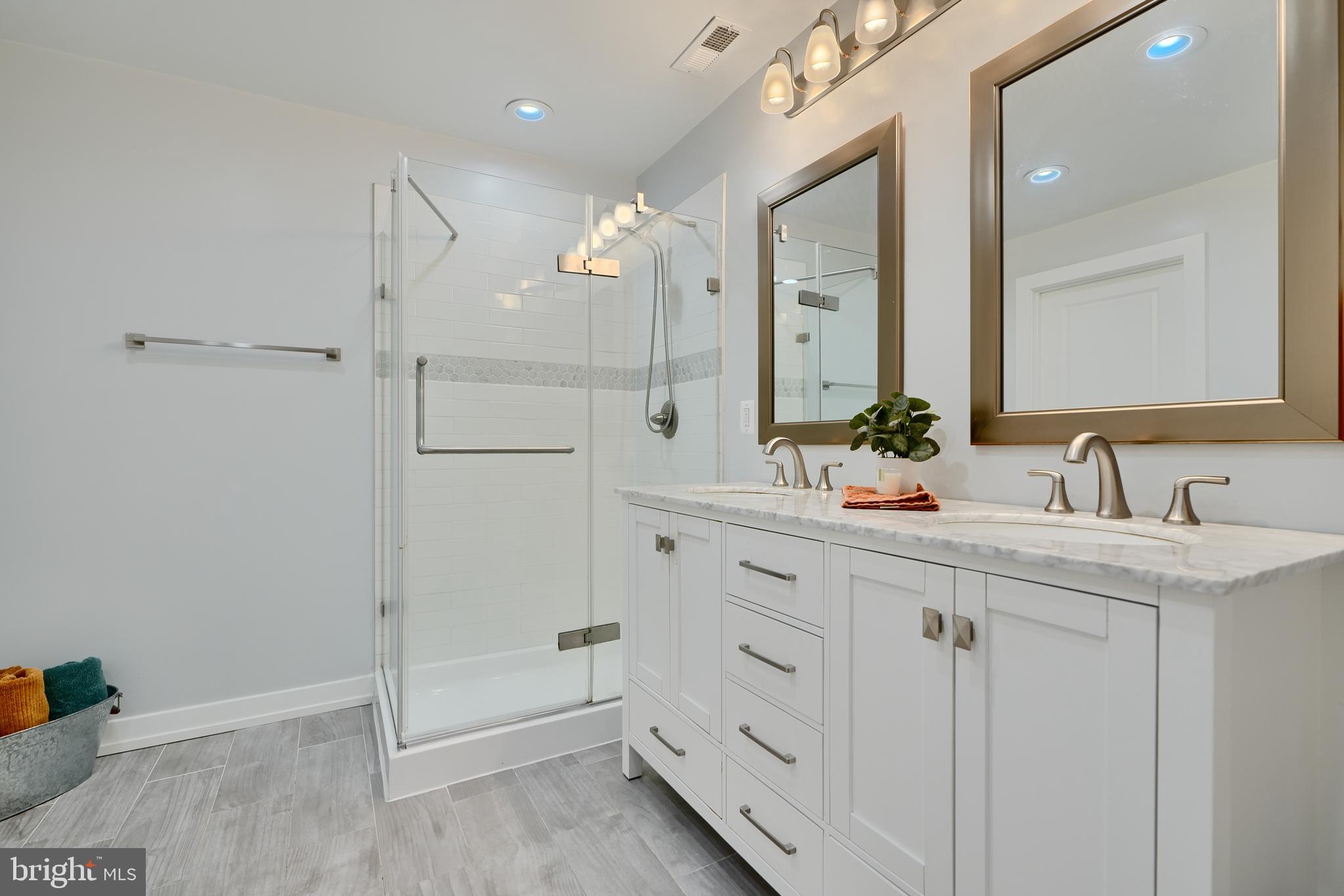 MARBLE HILL - Residential