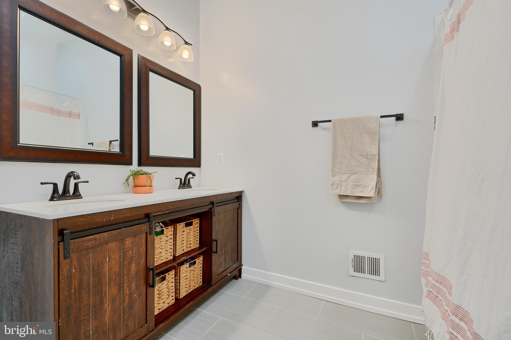 MARBLE HILL - Residential
