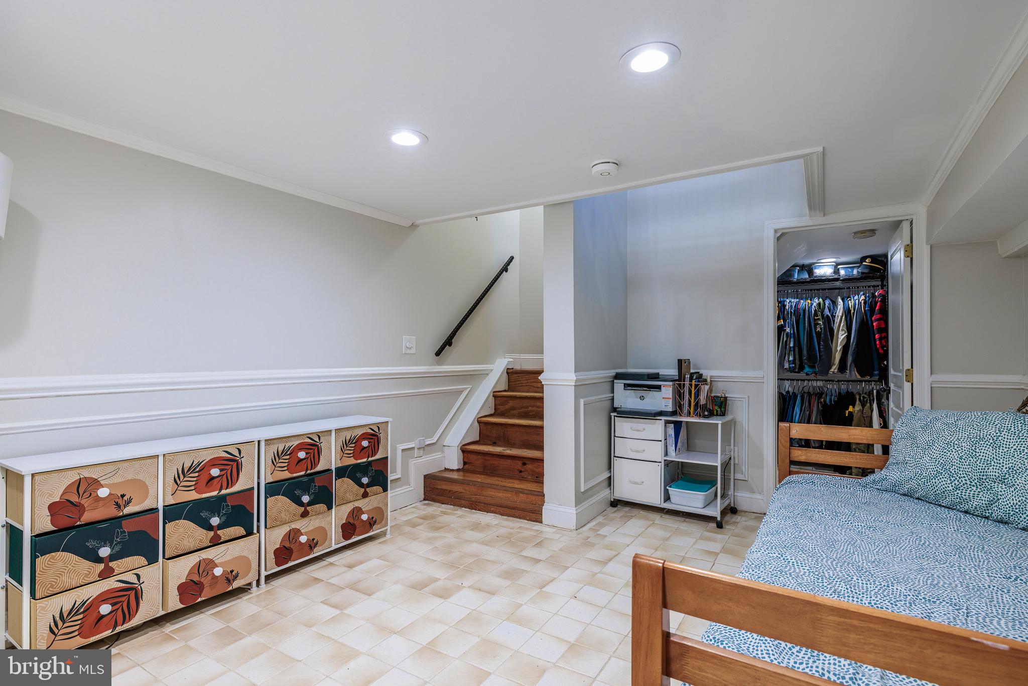 BALTIMORE HIGHLANDS - Residential Lease