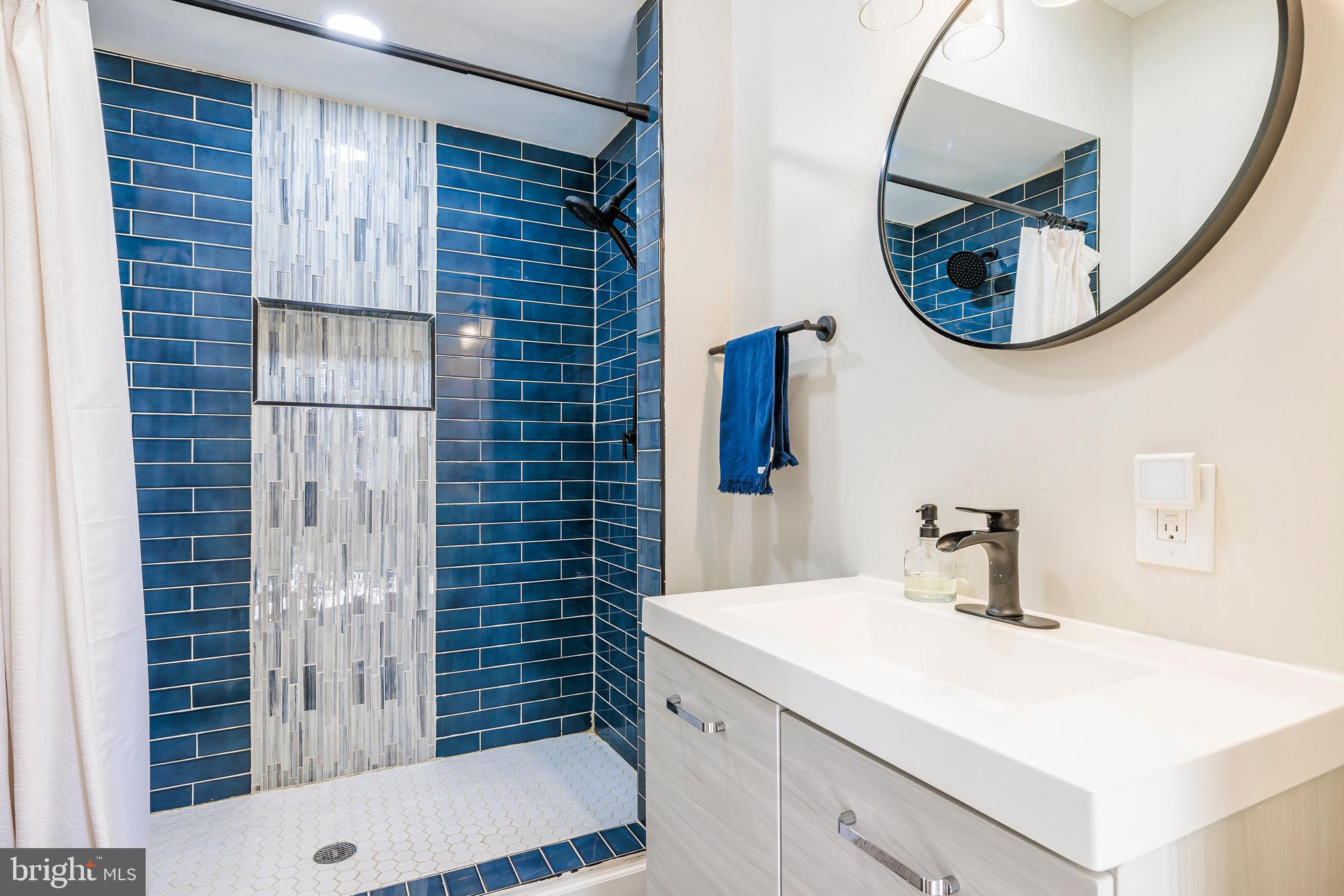 BALTIMORE HIGHLANDS - Residential Lease