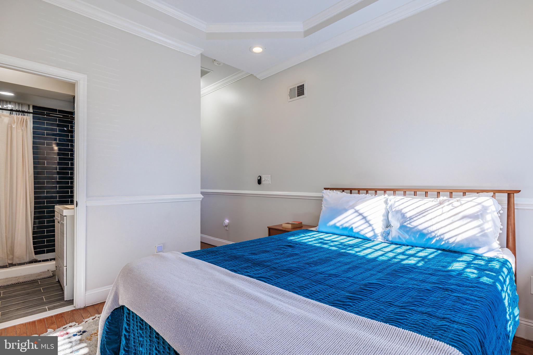 BALTIMORE HIGHLANDS - Residential Lease