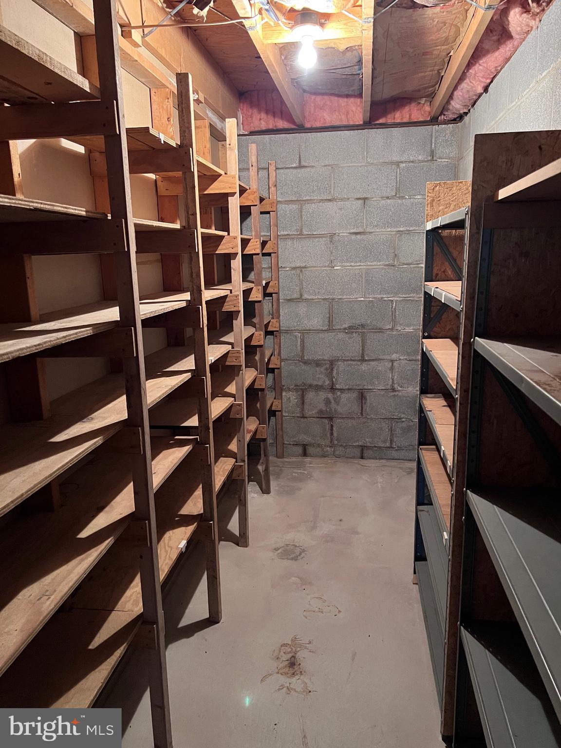 ROCKCLIFF ACRES - Residential