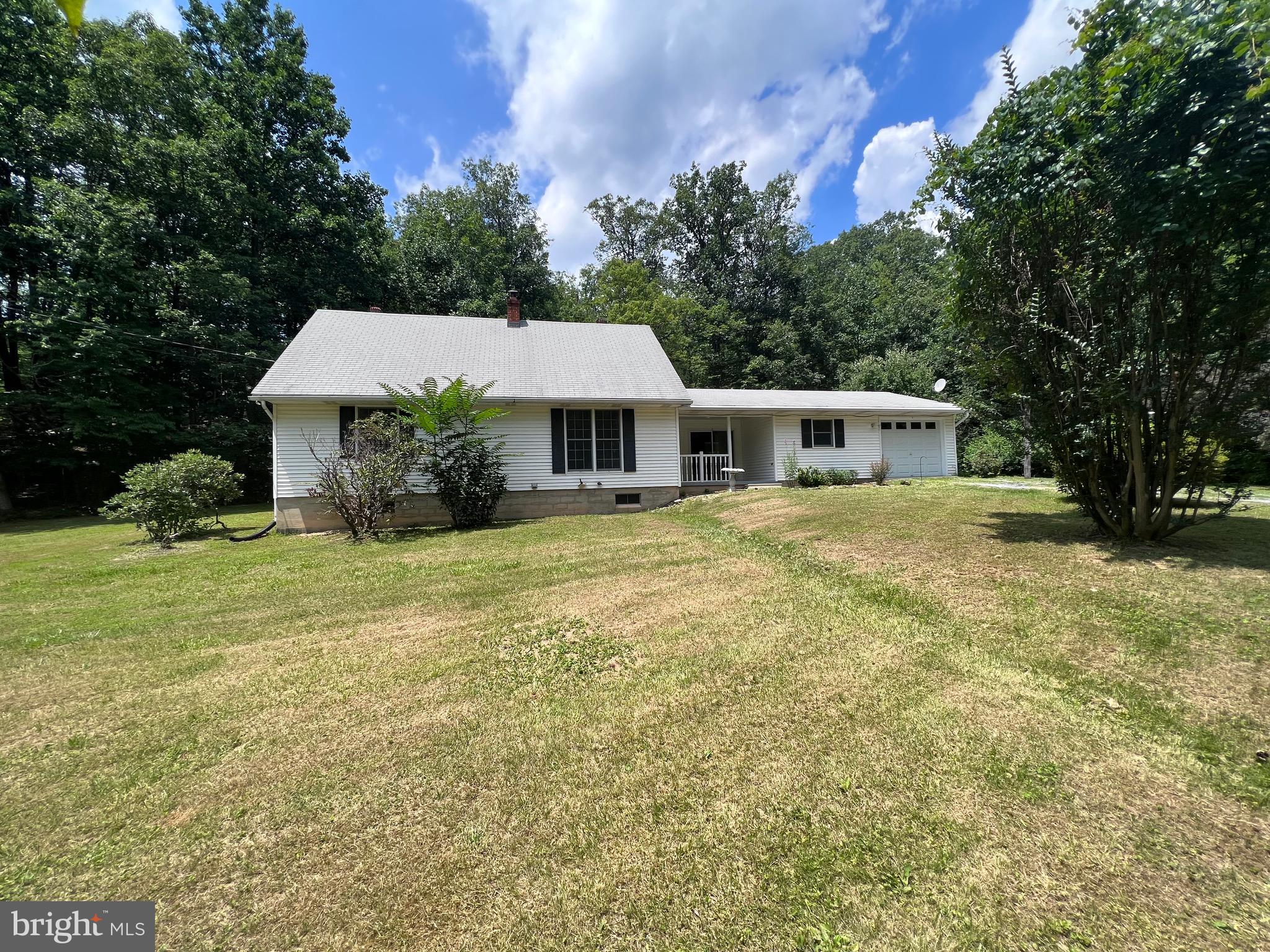 ROCKCLIFF ACRES - Residential