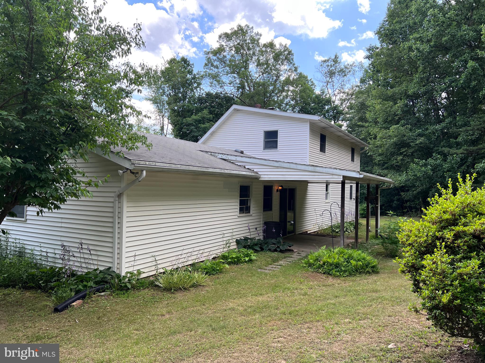 ROCKCLIFF ACRES - Residential