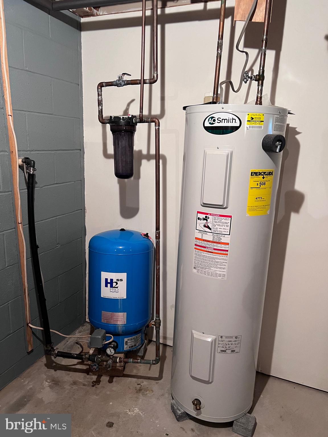 ROCKCLIFF ACRES - Residential