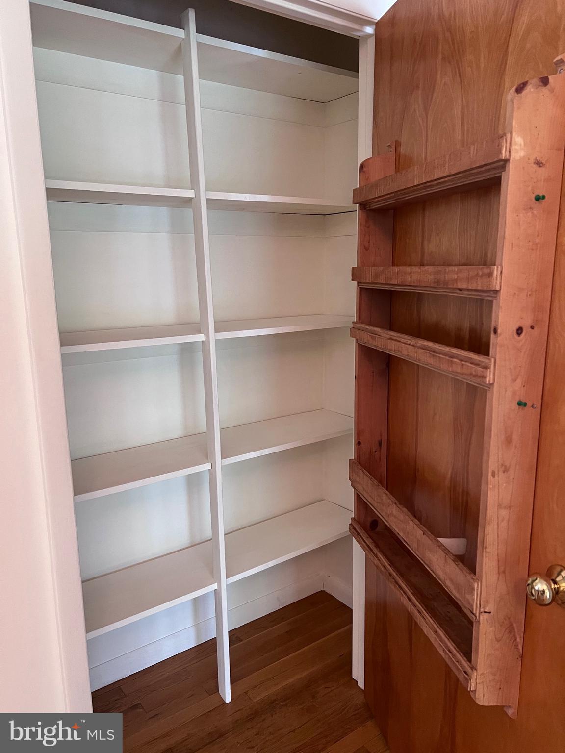 ROCKCLIFF ACRES - Residential