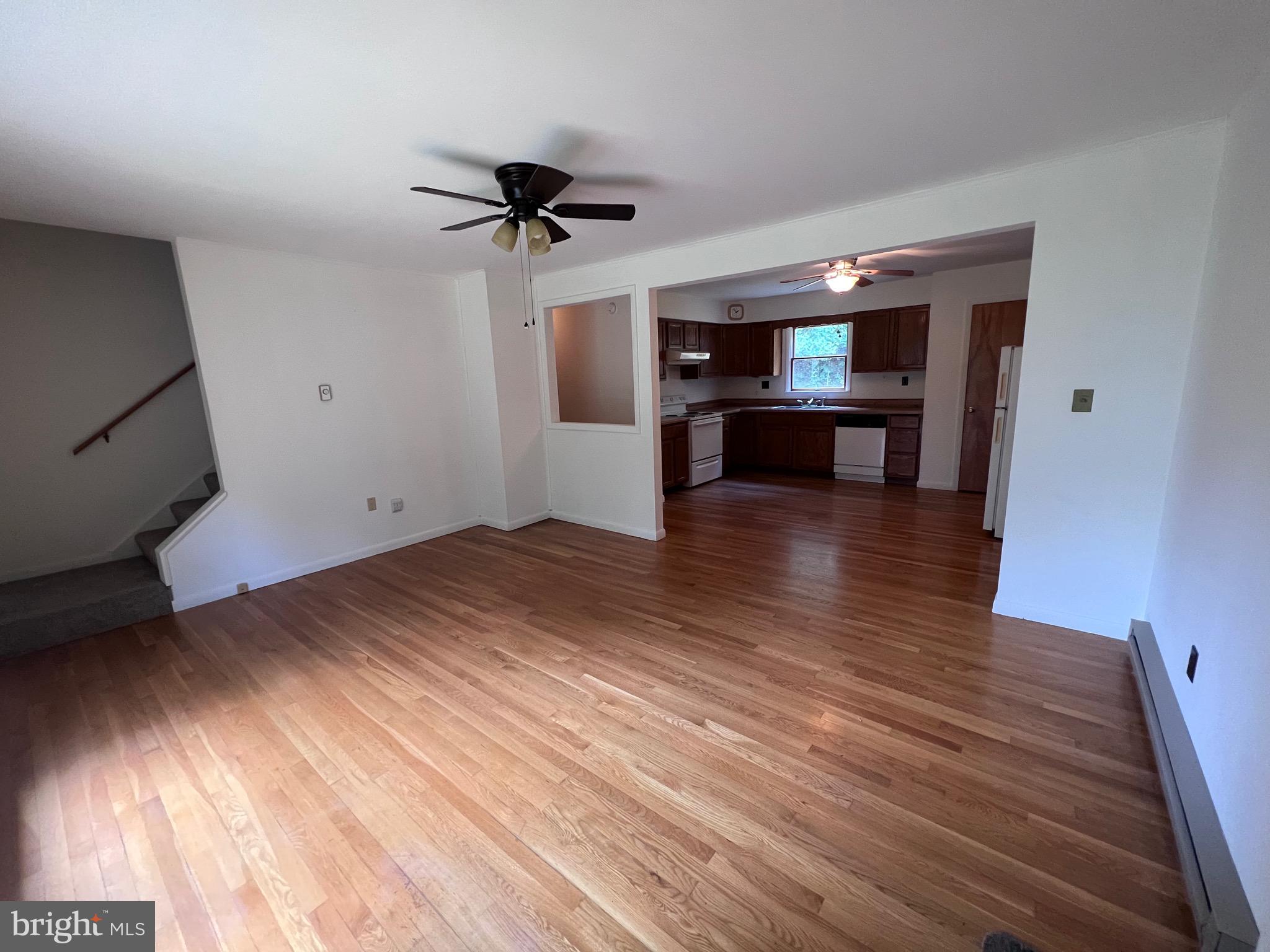 ROCKCLIFF ACRES - Residential