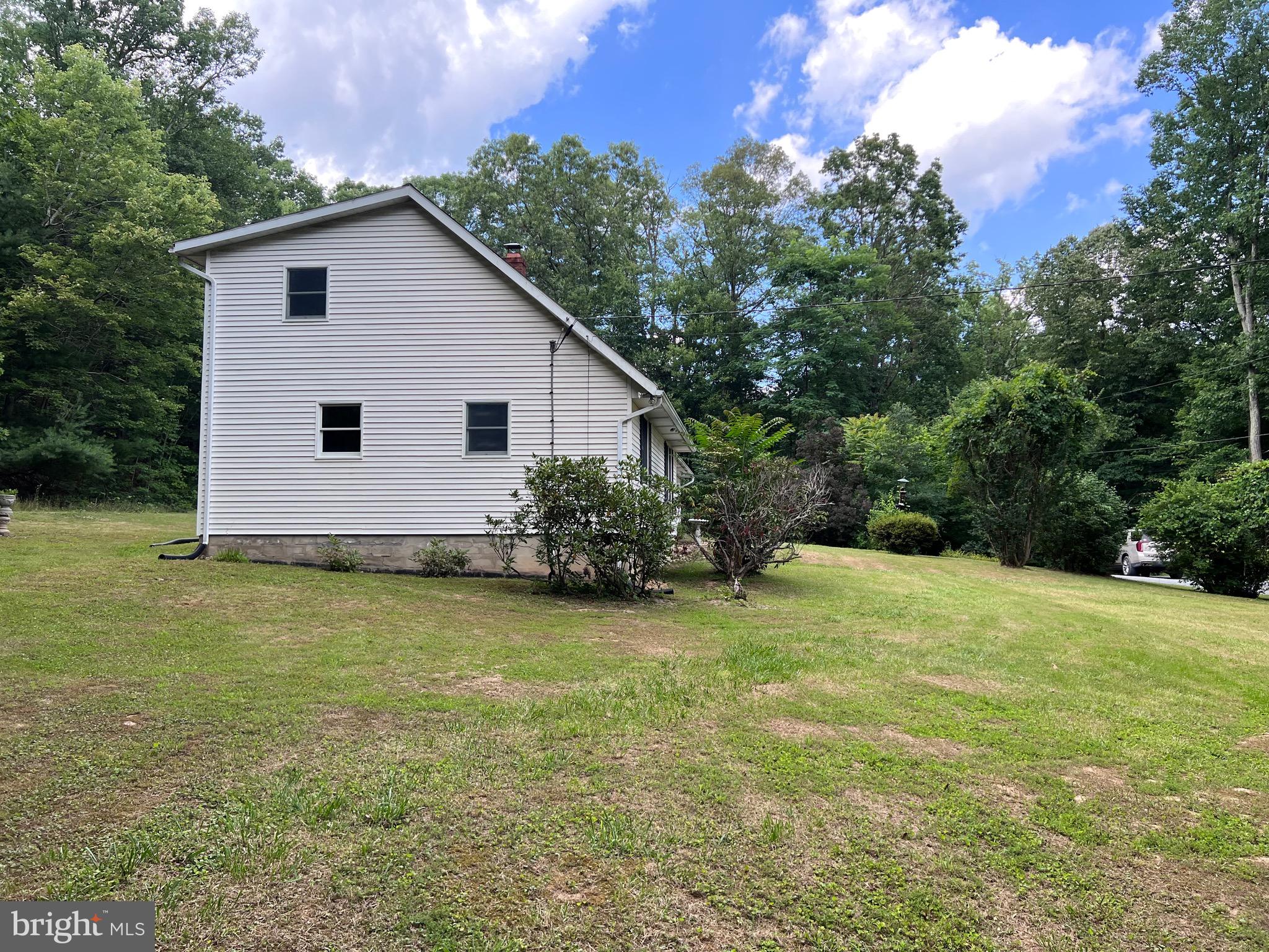 ROCKCLIFF ACRES - Residential