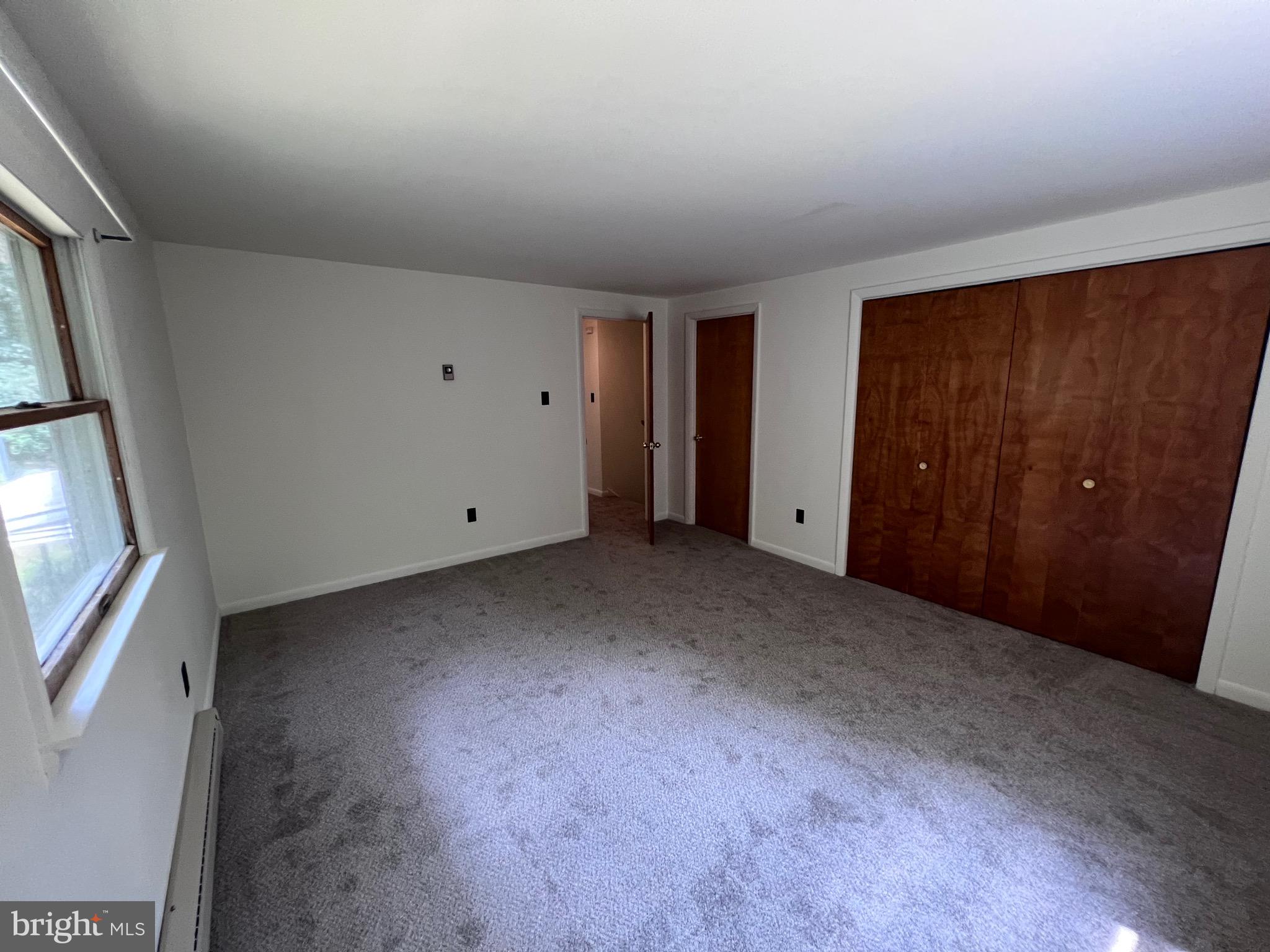 ROCKCLIFF ACRES - Residential