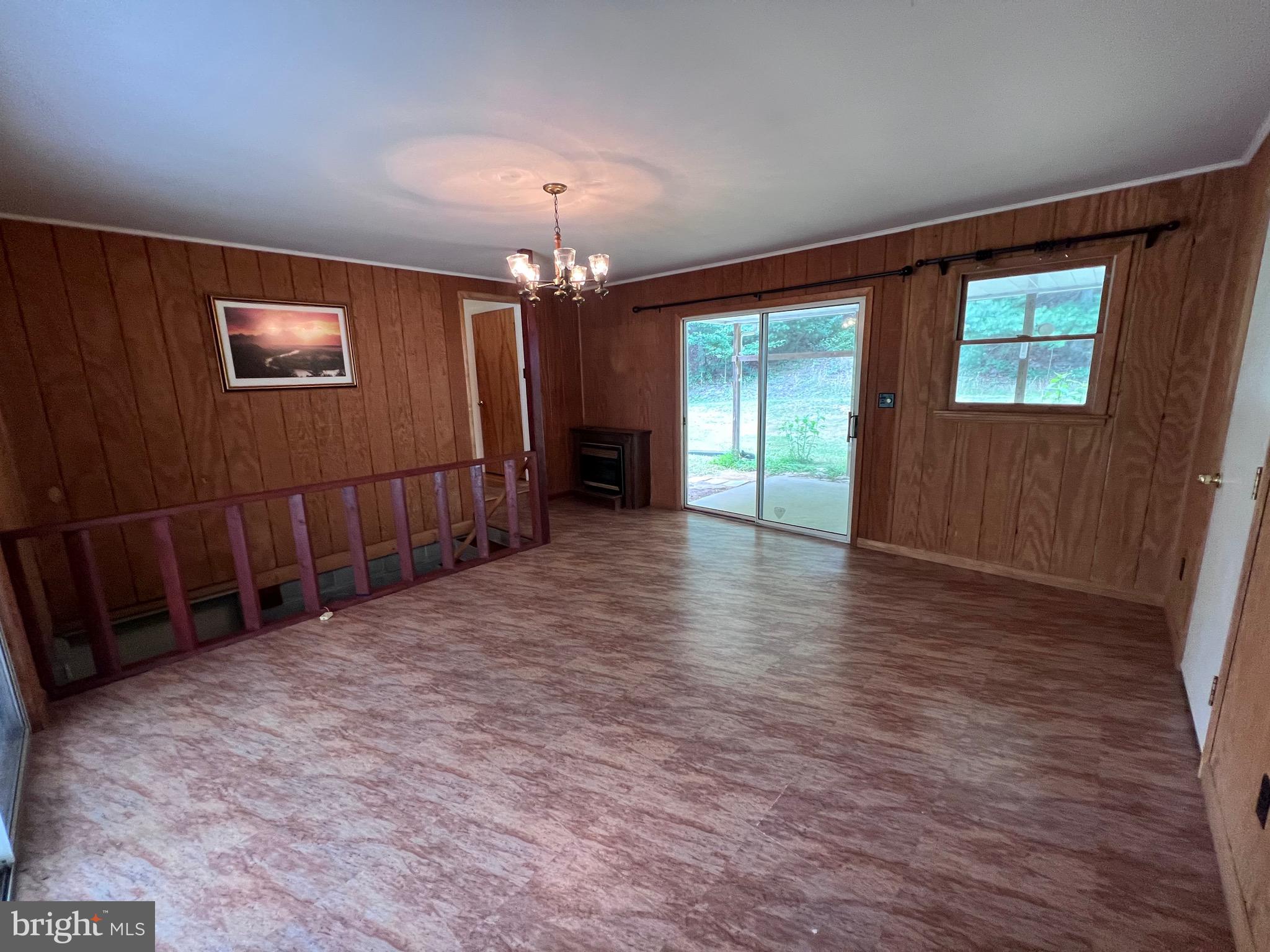 ROCKCLIFF ACRES - Residential