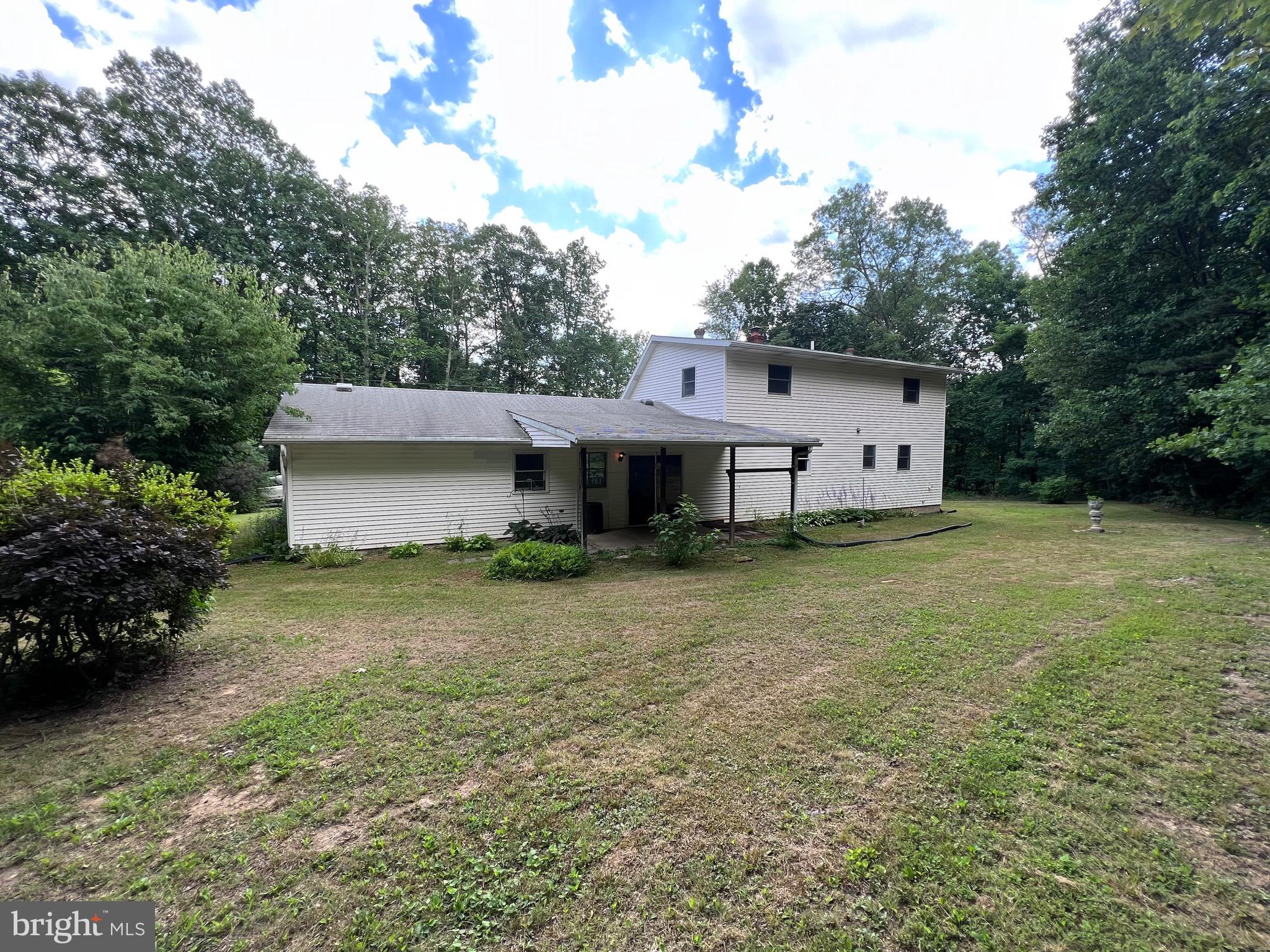 ROCKCLIFF ACRES - Residential