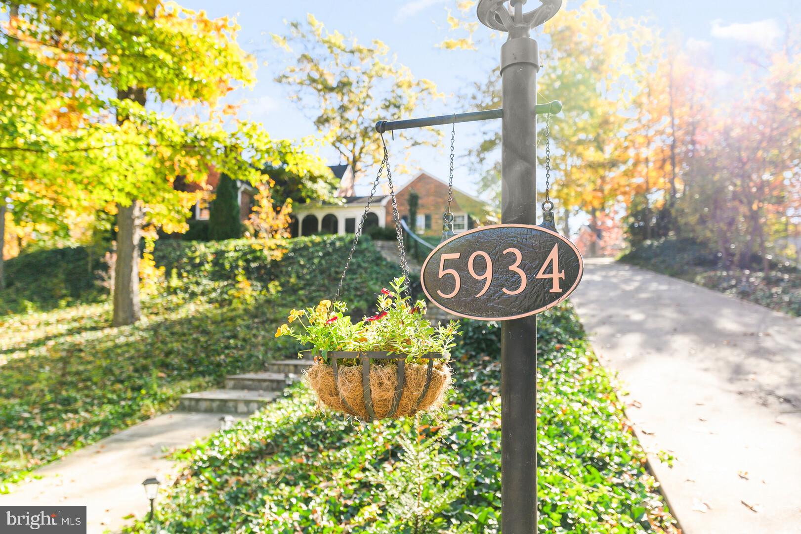 WILTON WOODS - Residential Lease