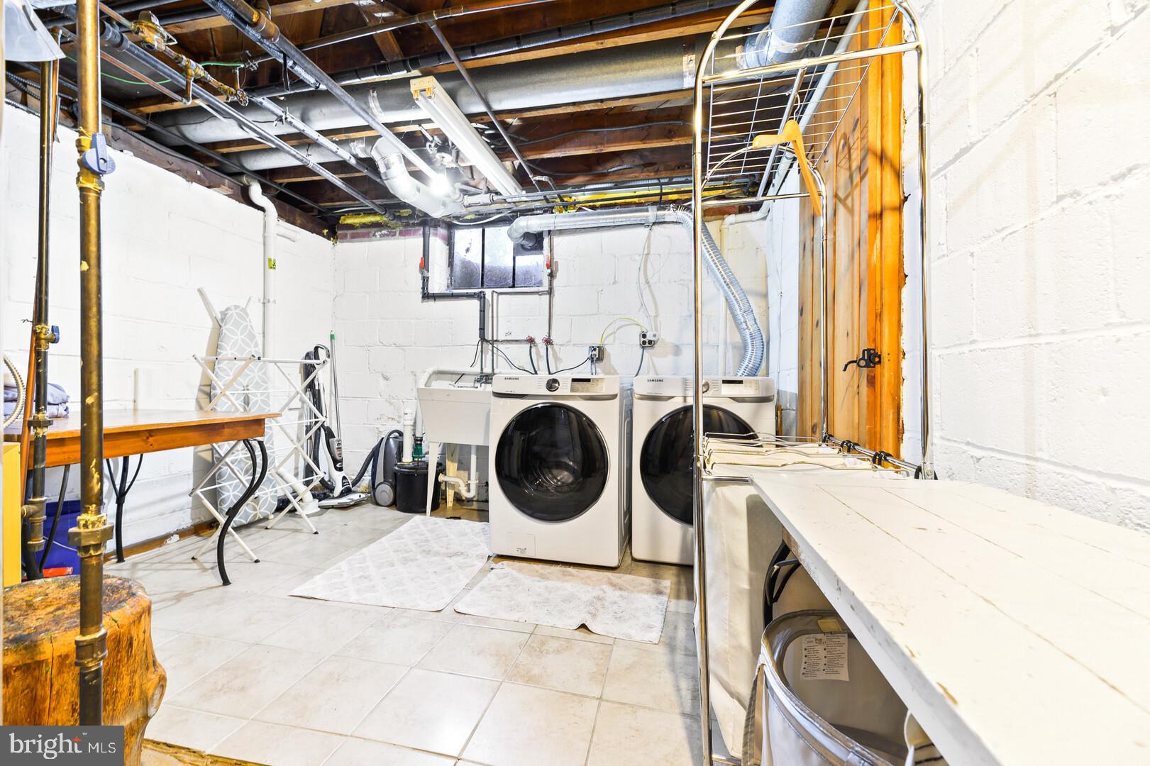 WILTON WOODS - Residential Lease