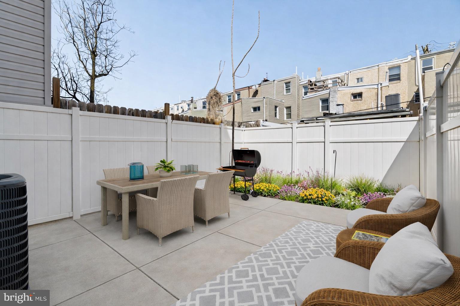 EAST KENSINGTON - Residential