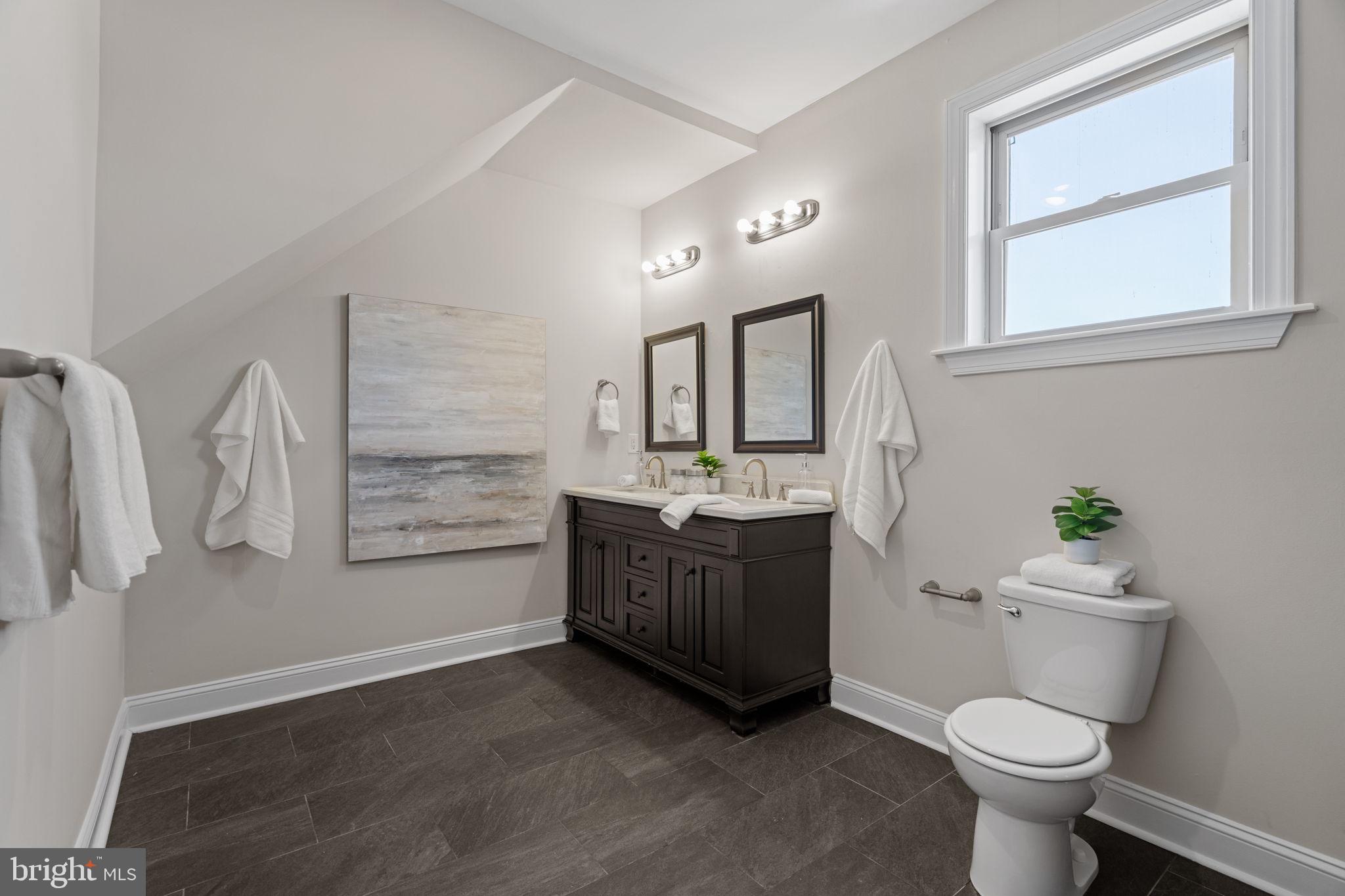 EAST KENSINGTON - Residential