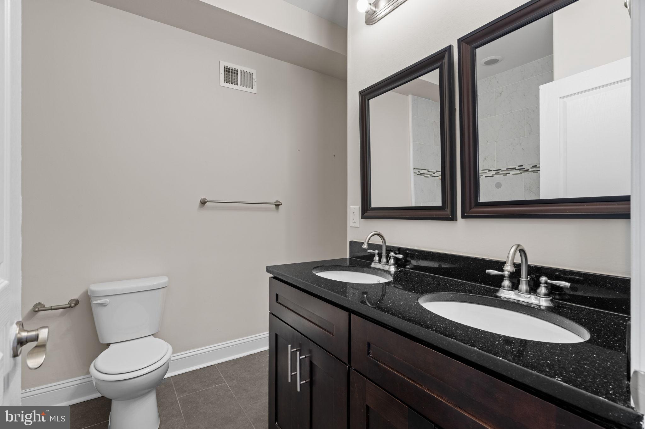 EAST KENSINGTON - Residential