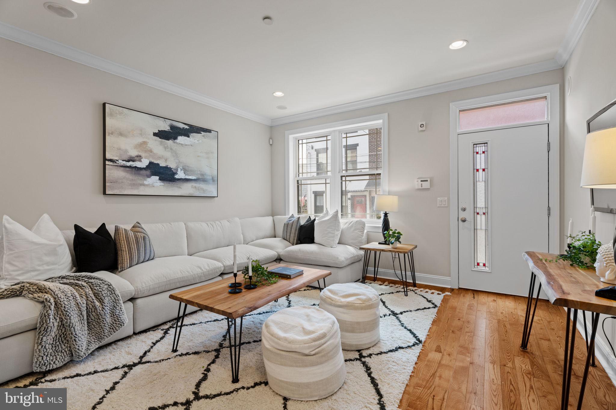 EAST KENSINGTON - Residential