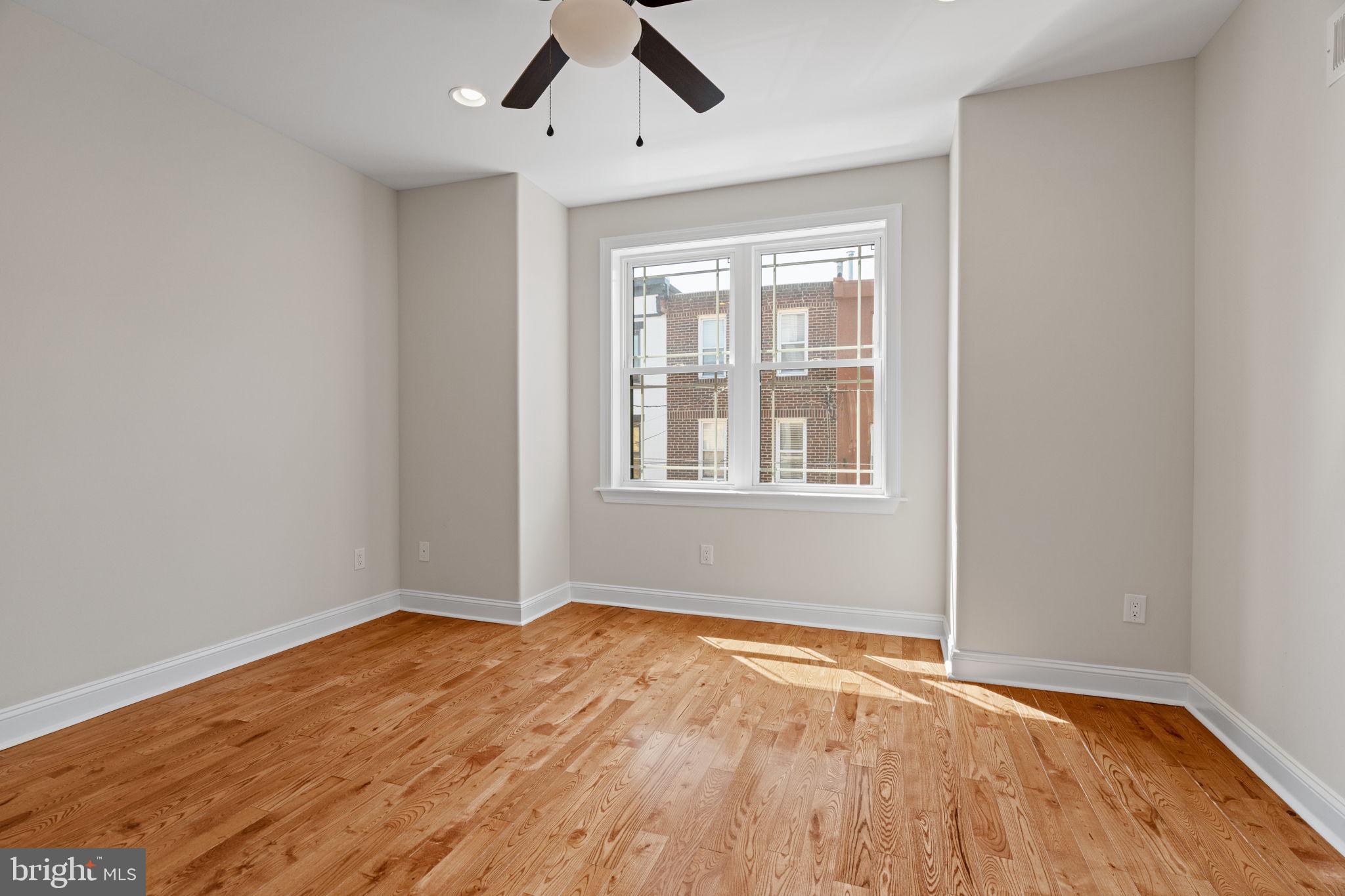 EAST KENSINGTON - Residential